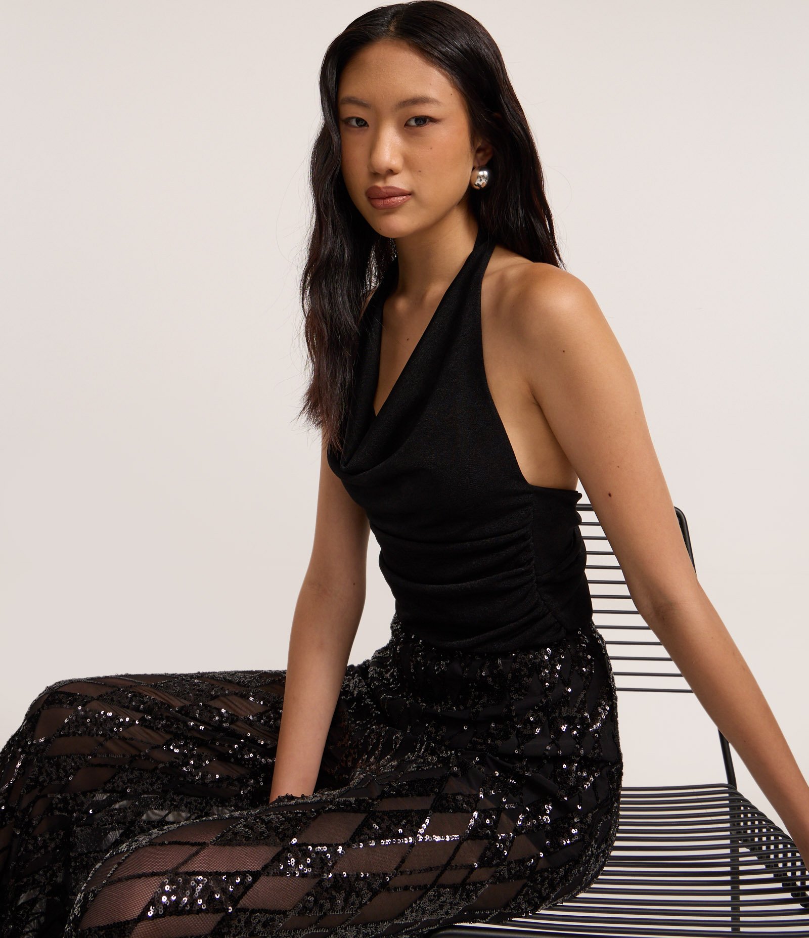 Blusa Frente Única Franzida em Ribana com Detalhe Torcido nas Costas Preto 5