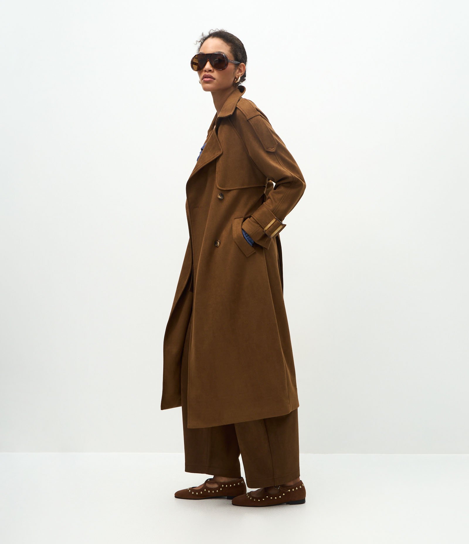 Trench Coat Alongado em Suede com Cinto Marrom Claro 6
