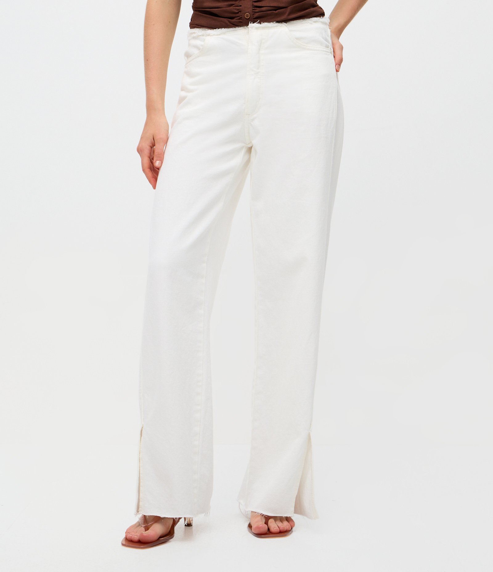 Calça Wide em Sarja com Cintura Baixa e Cós Desfiado Off White 2