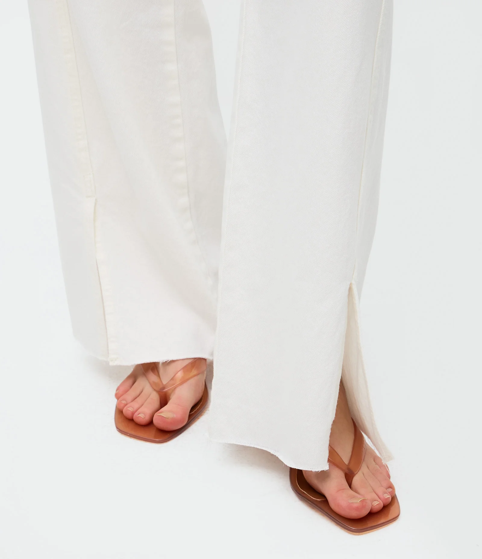 Calça Wide em Sarja com Cintura Baixa e Cós Desfiado Off White 4