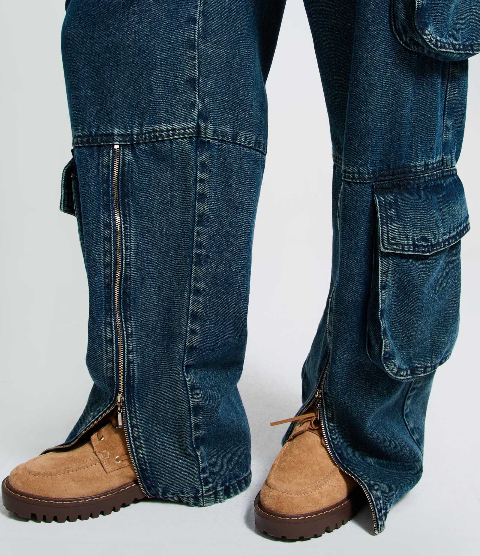 Calça Cargo Loose em Jeans com Bolsos Estruturados Laterais Azul Escuro 3