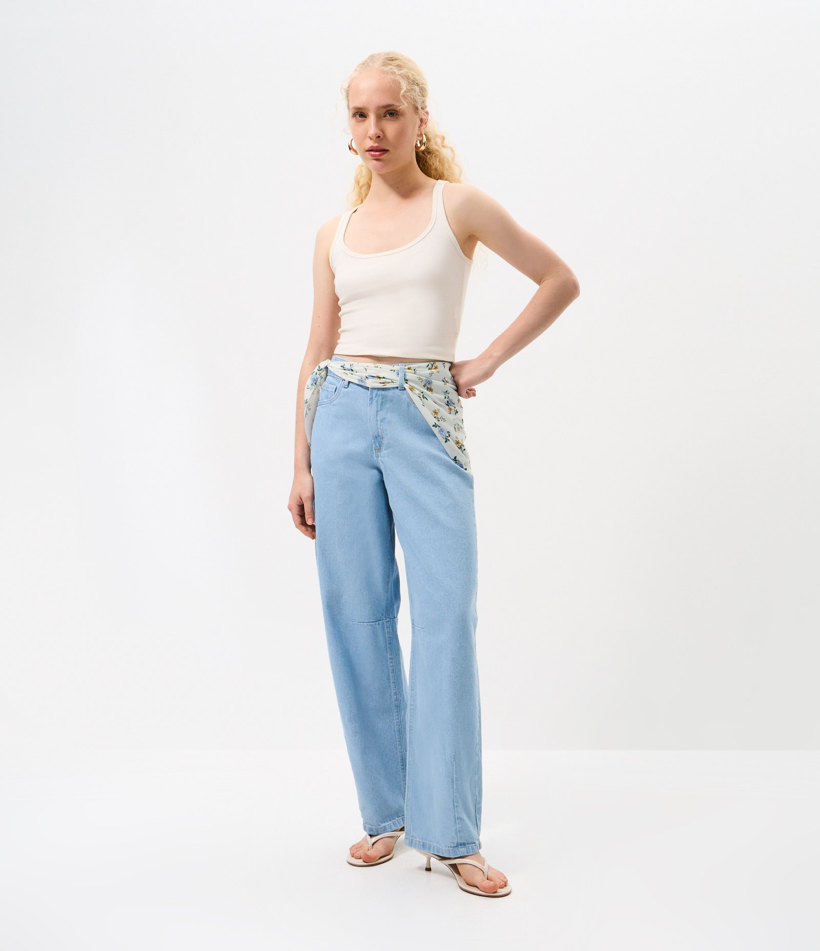 Calça Baggy em Jeans Cintura Média com Lenço Azul Claro 1