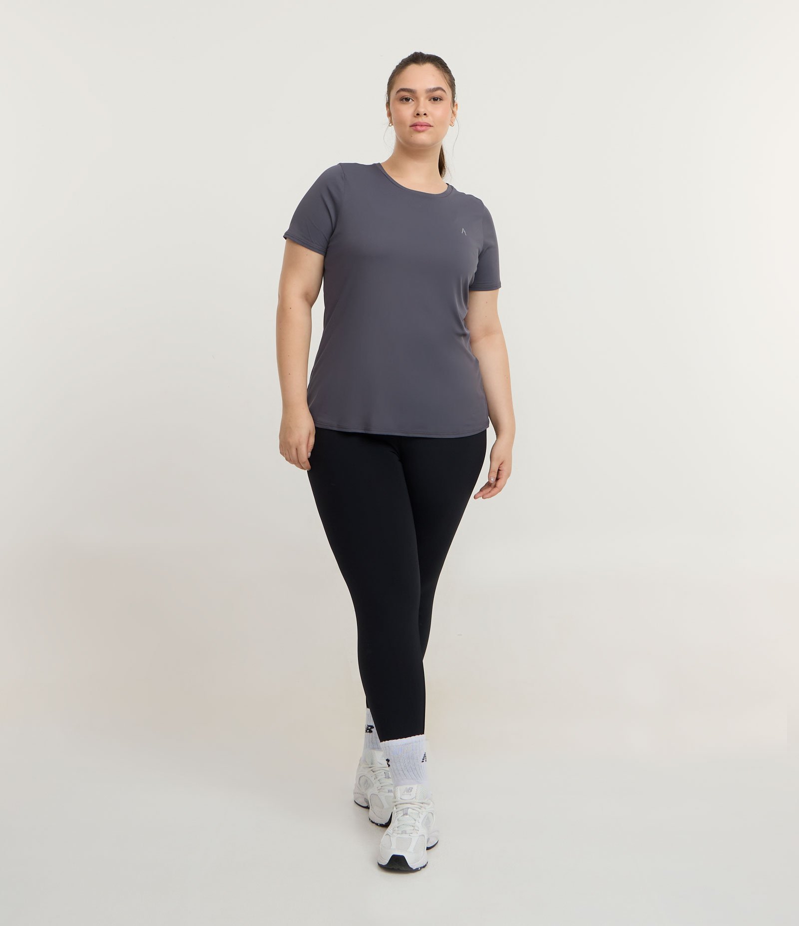 Camiseta Esportiva com Tecnologia Dry Curve & Plus Size Cinza Chumbo 2