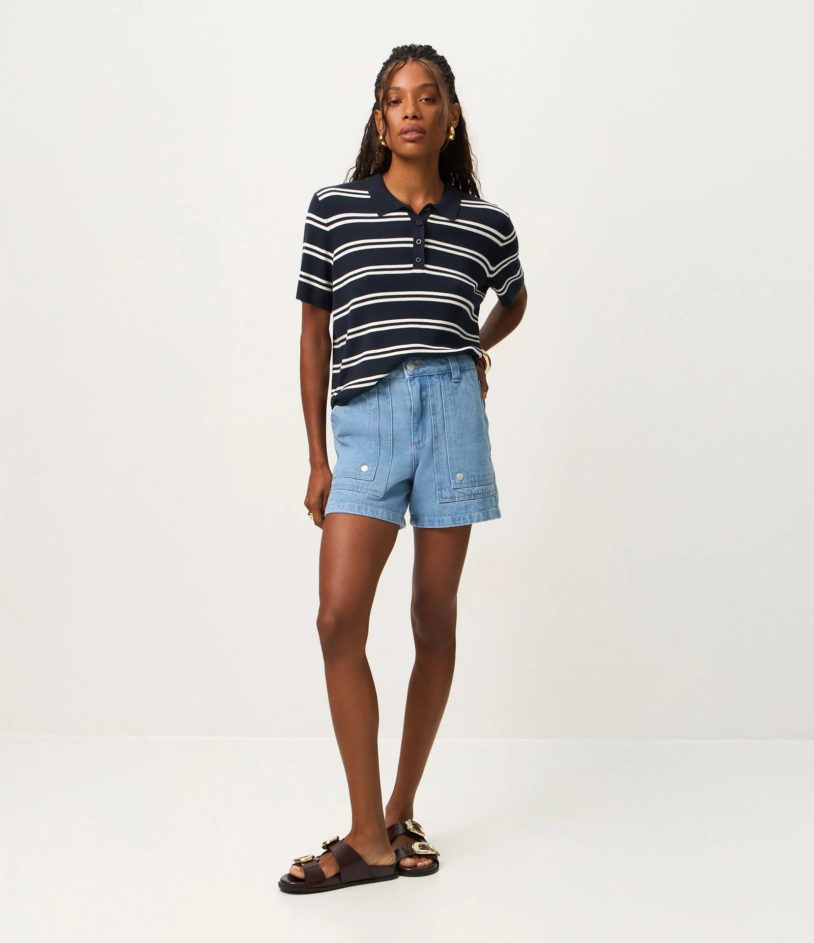 Short Mom em Jeans com Recorte no Bolso Carpinteiro Médio 1