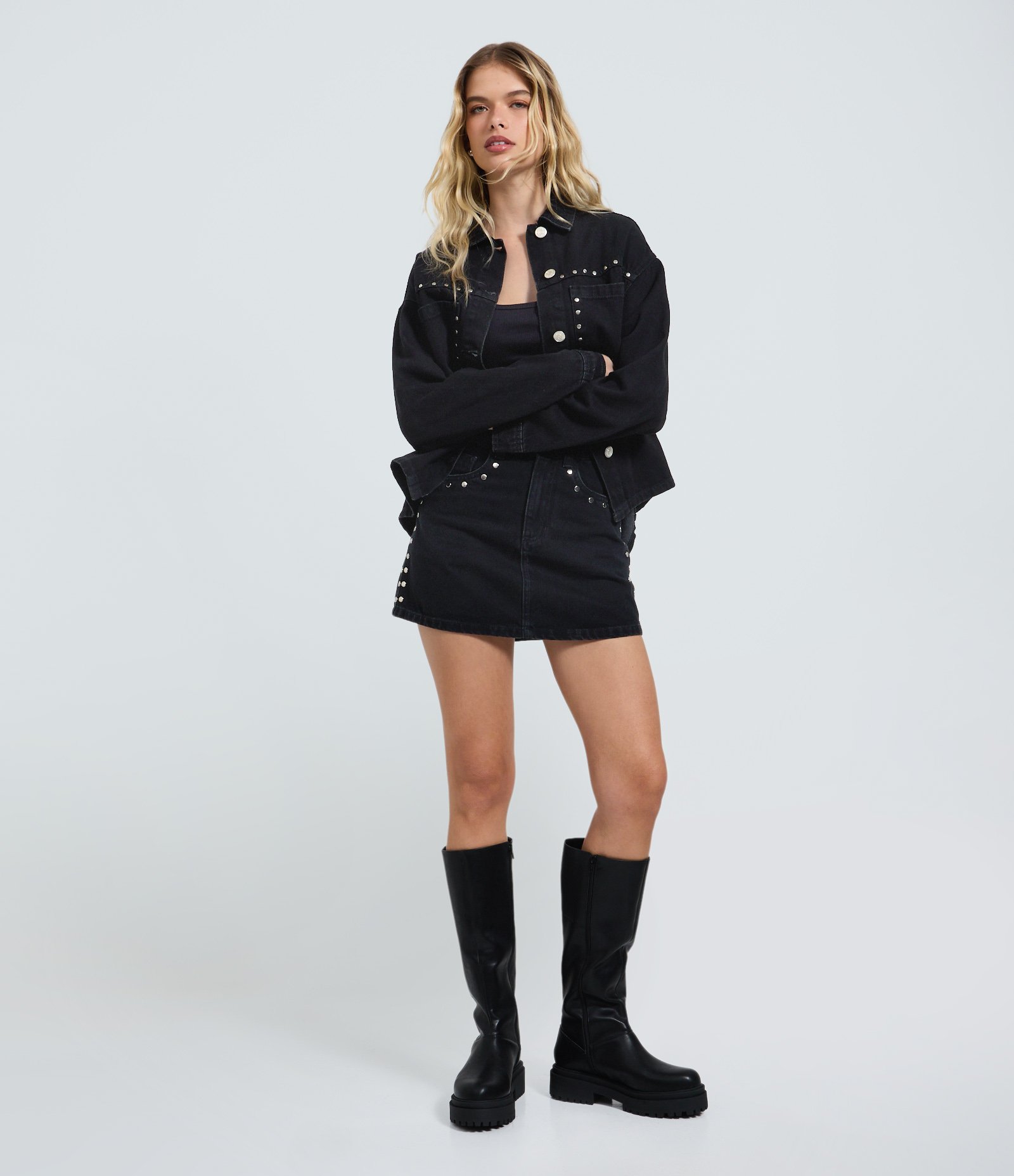 Jaqueta Overshirt em Jeans com Tachas Metálicas Preto 3