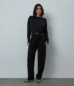 Calça Wide Leg Alfaiatada com Cinto e Pregas