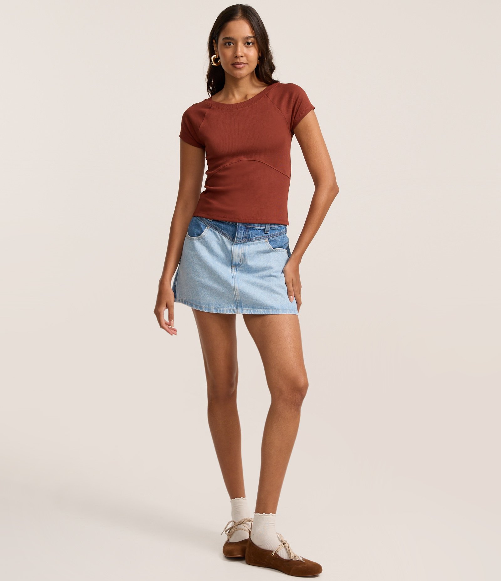 Blusa em Ribana Liso com Recorte Marrom Escuro 2