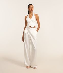 Calça Reta Cintura Alta em Cetim com Pregas e Pences