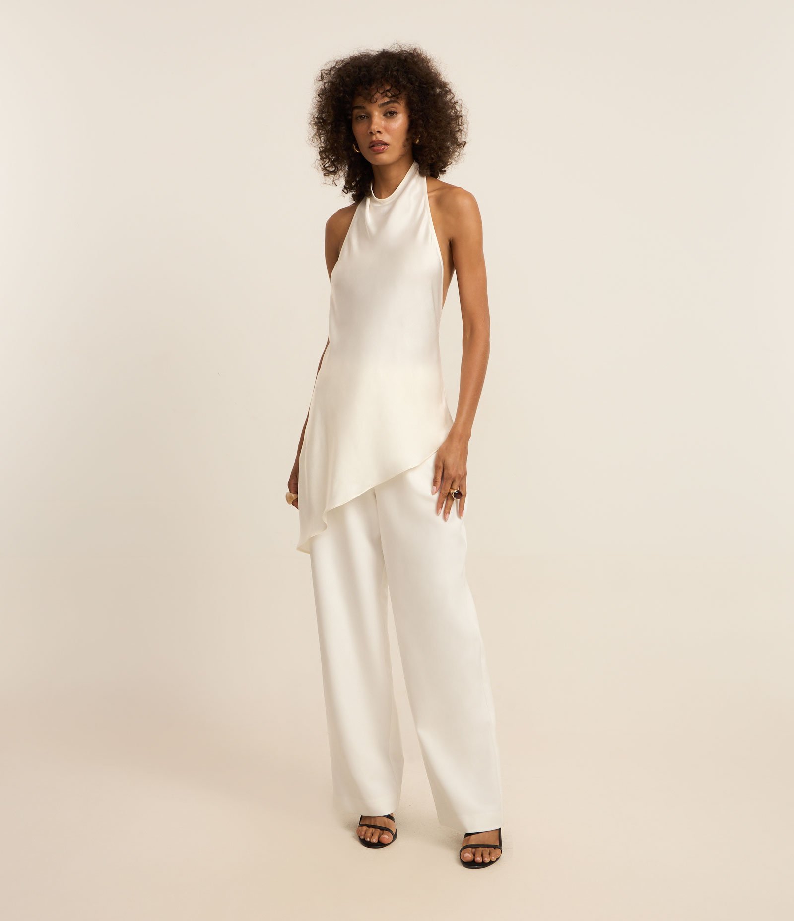 Blusa Frente Única em Cetim com Gola Degagê Snow White 2