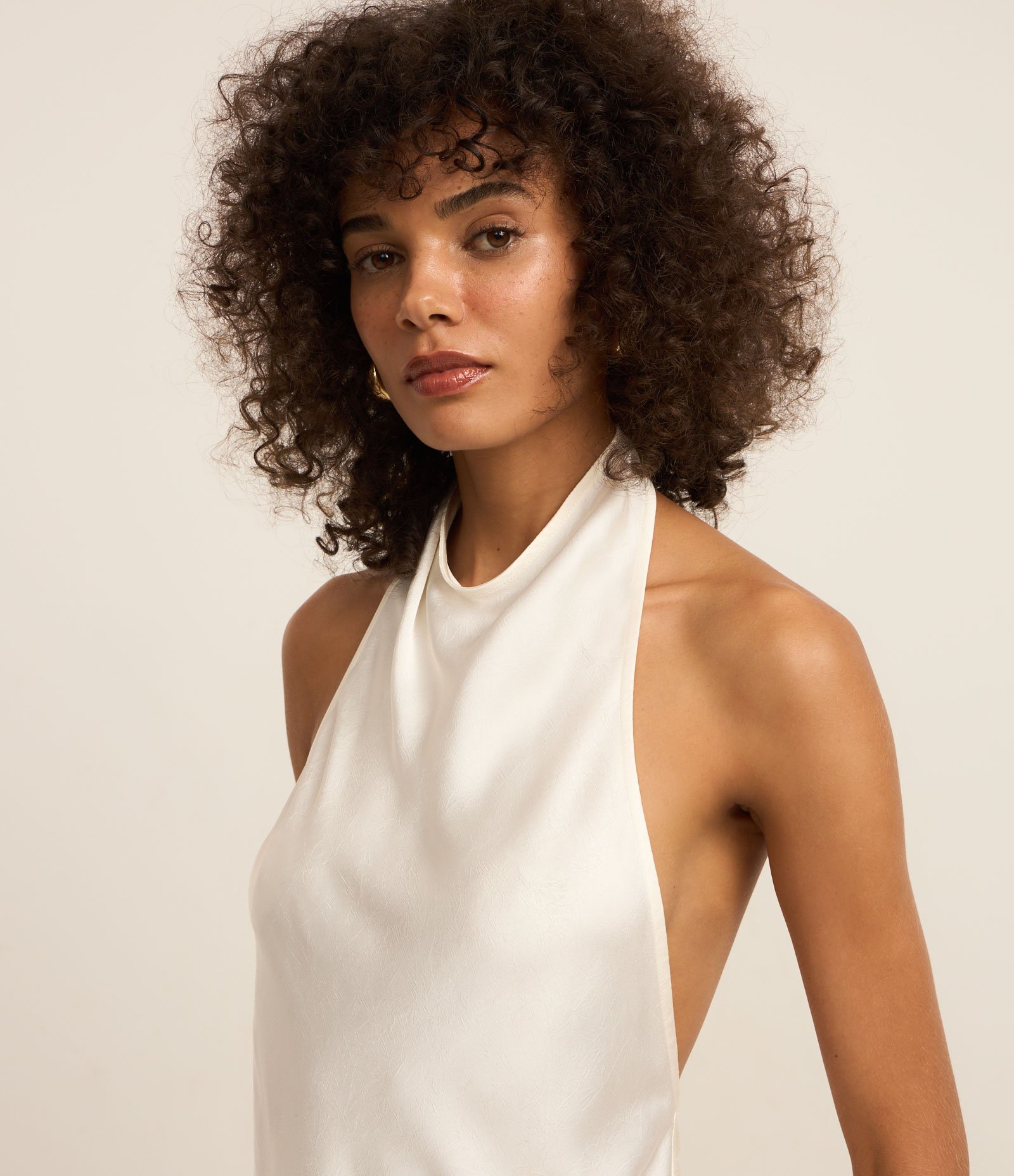 Blusa Frente Única em Cetim com Gola Degagê Snow White 3