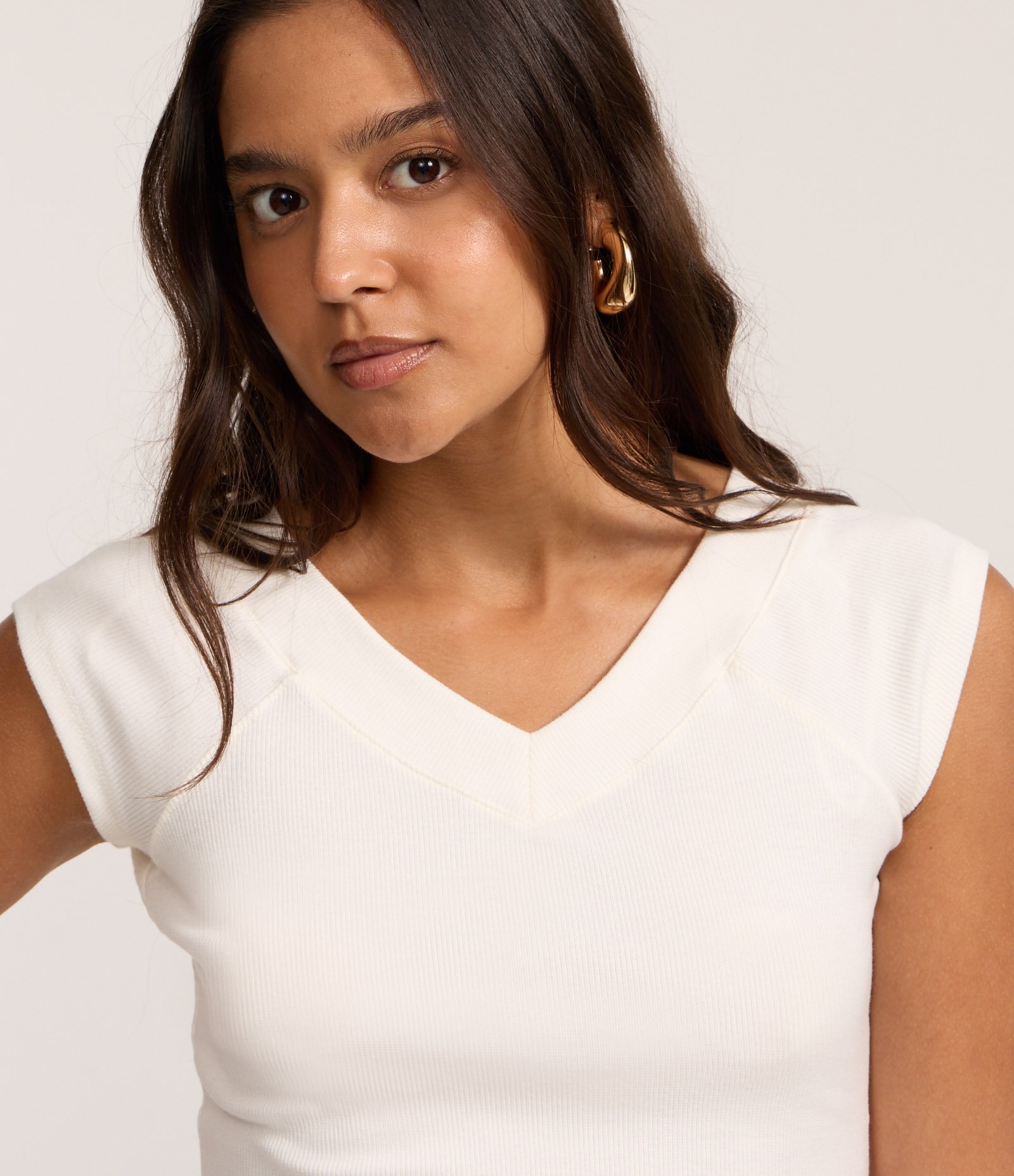 Blusa em Ribana com Decote V Branco 3