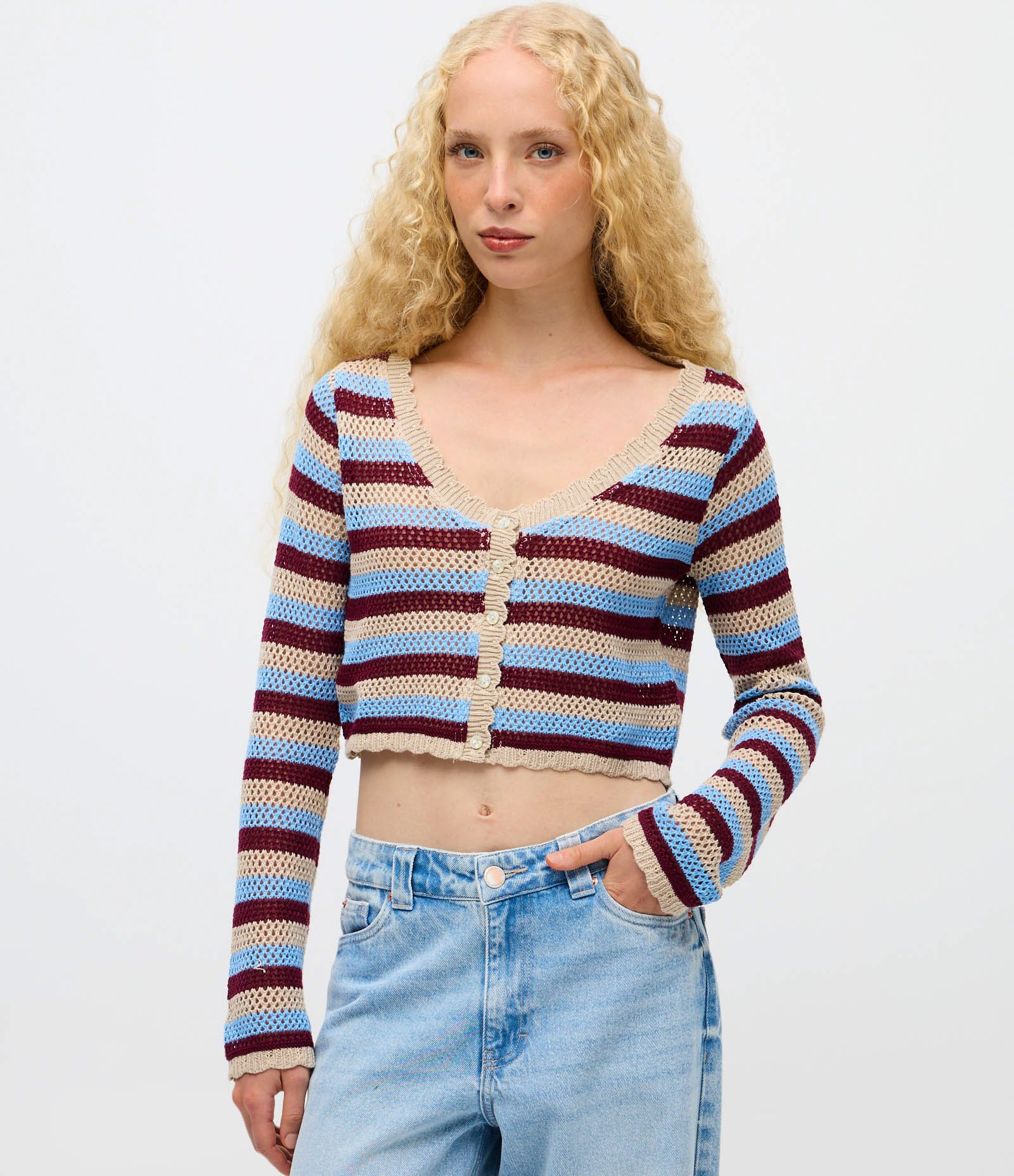 Casaco Cropped em Tricô Listrado com Acabamento Ondinha Azul 3