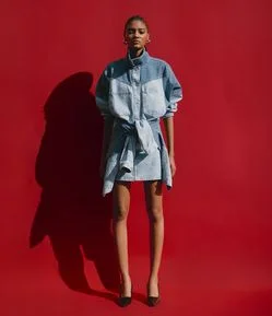 Saia Mini em Jeans com Recortes em Dois Tons