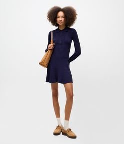 Vestido Curto em Tricô Texturizado com Gola Polo