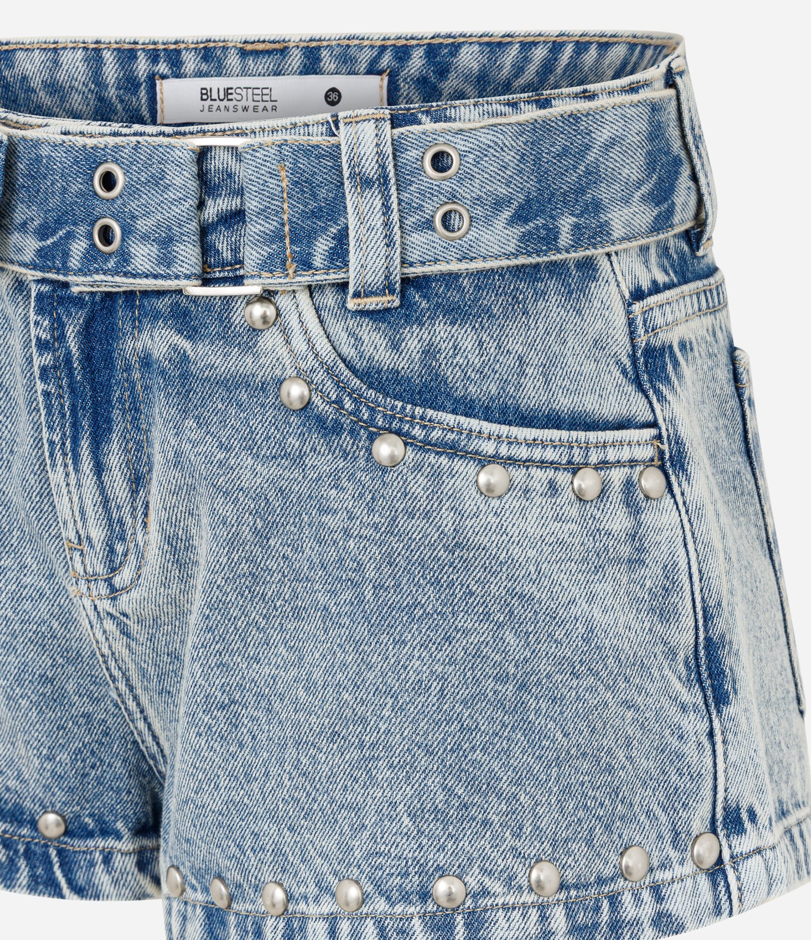 Short Micro em Jeans com Cintura Baixa Cinto e Tachas Aplicadas Azul 4