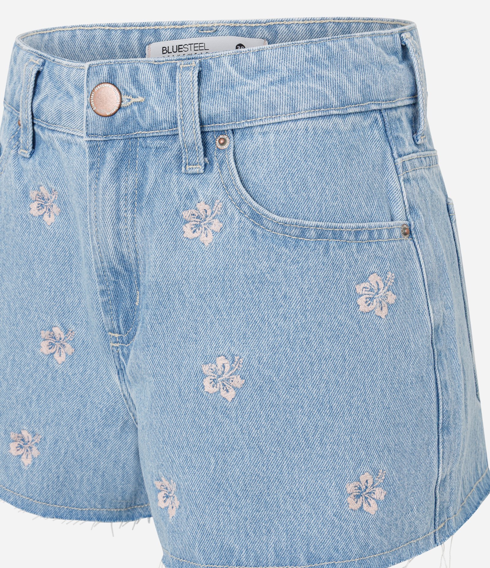 Short Jeans com Bordado de Hibisco e Barra Desfiada Azul 6