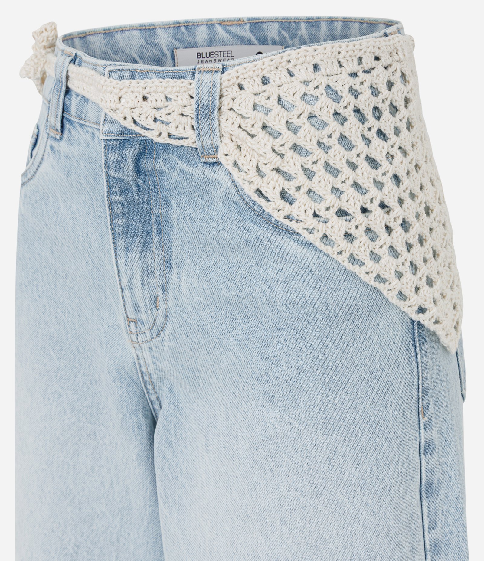 Calça Pantalona Cintura Média em Jeans com Cinto Lenço Claro 2