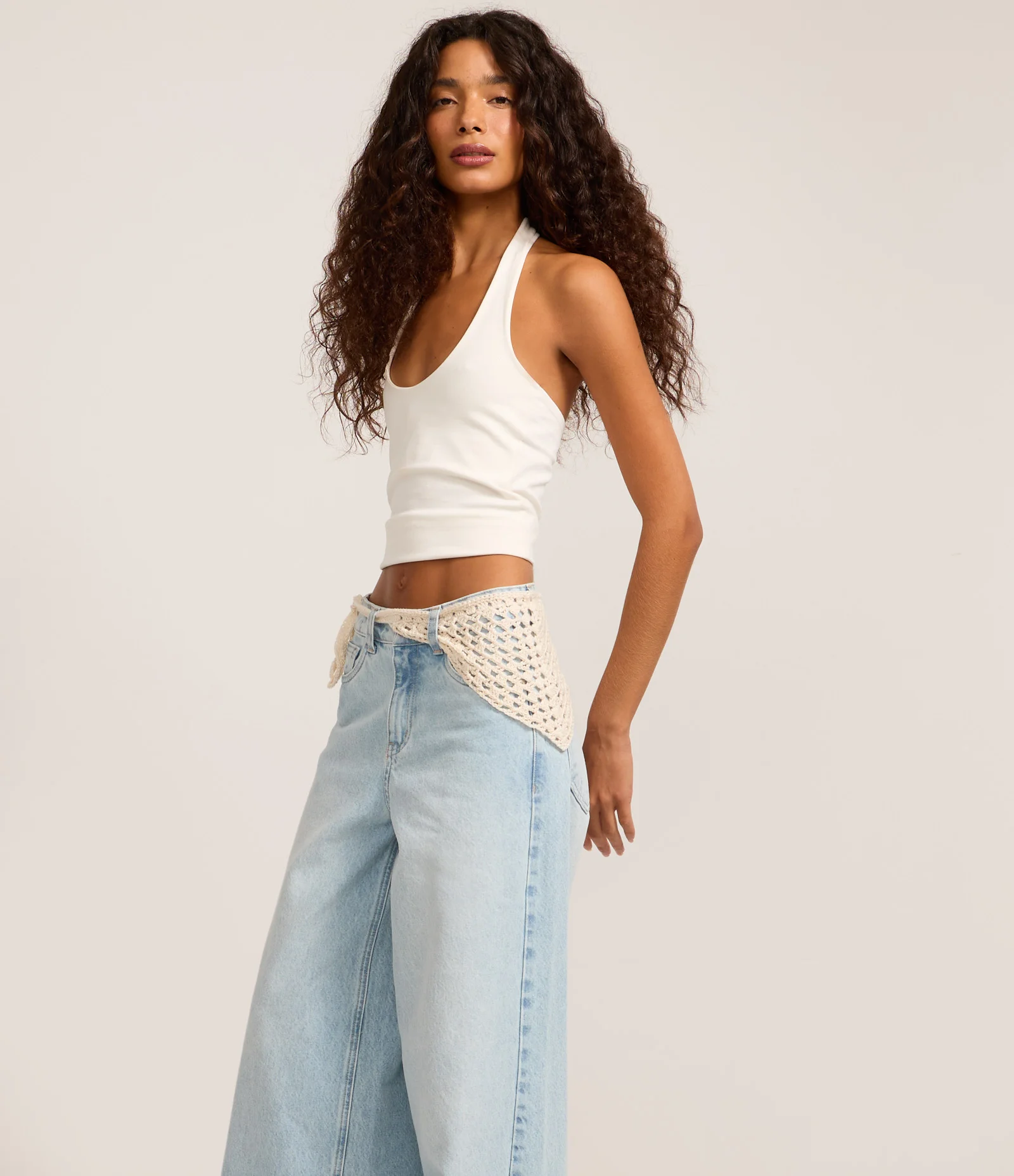 Calça Pantalona Cintura Média em Jeans com Cinto de Tricô Claro 2