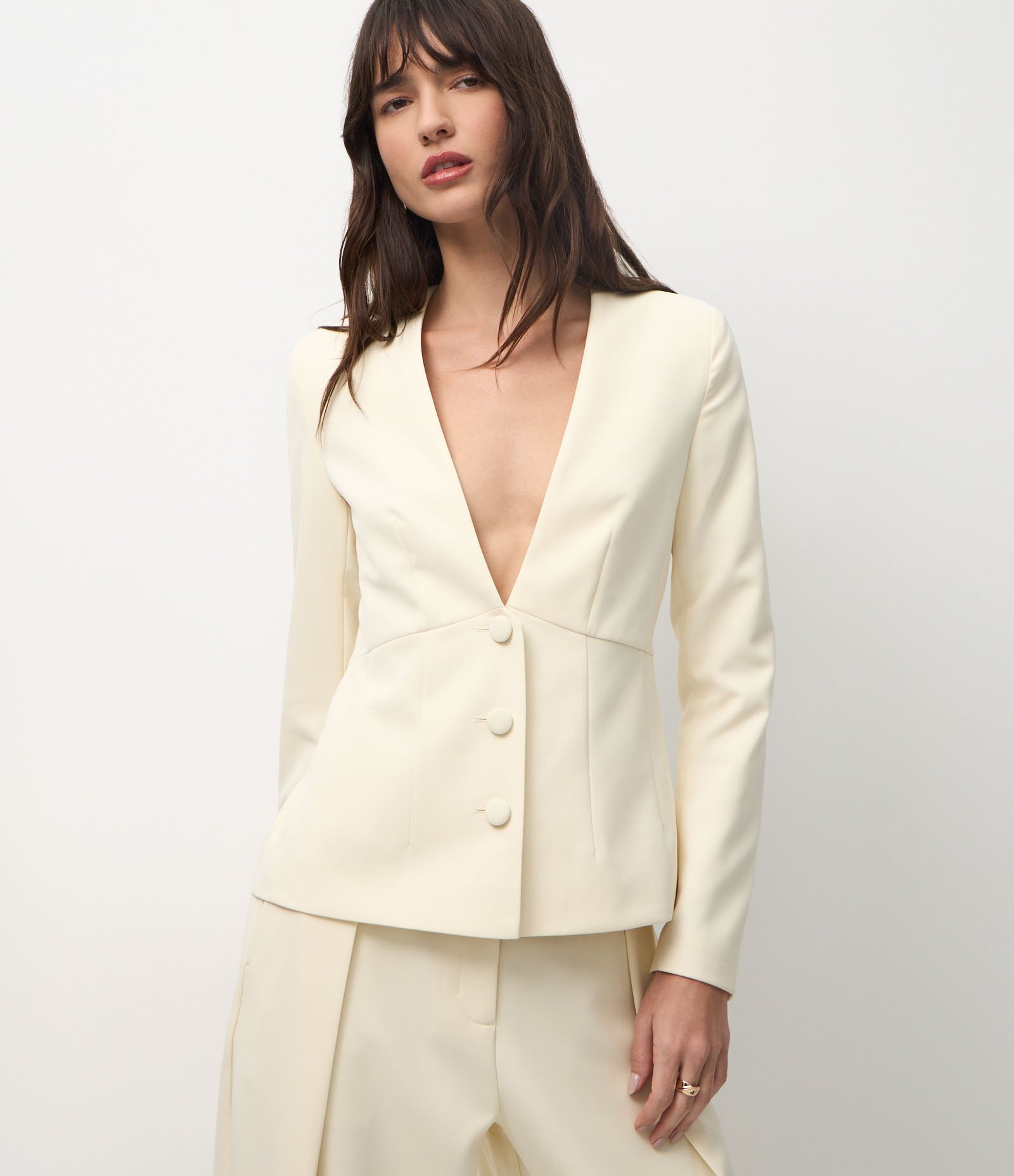 Blazer Acinturado de Alfaiataria com Decote em V Off White 1