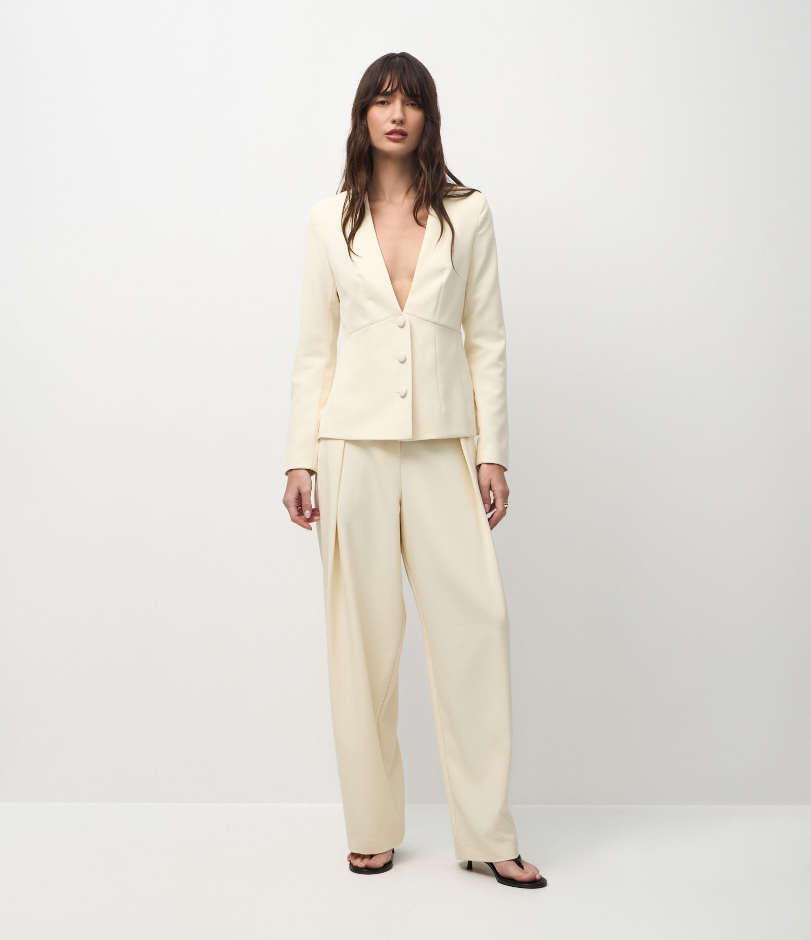 Blazer Acinturado de Alfaiataria com Decote em V Off White 2