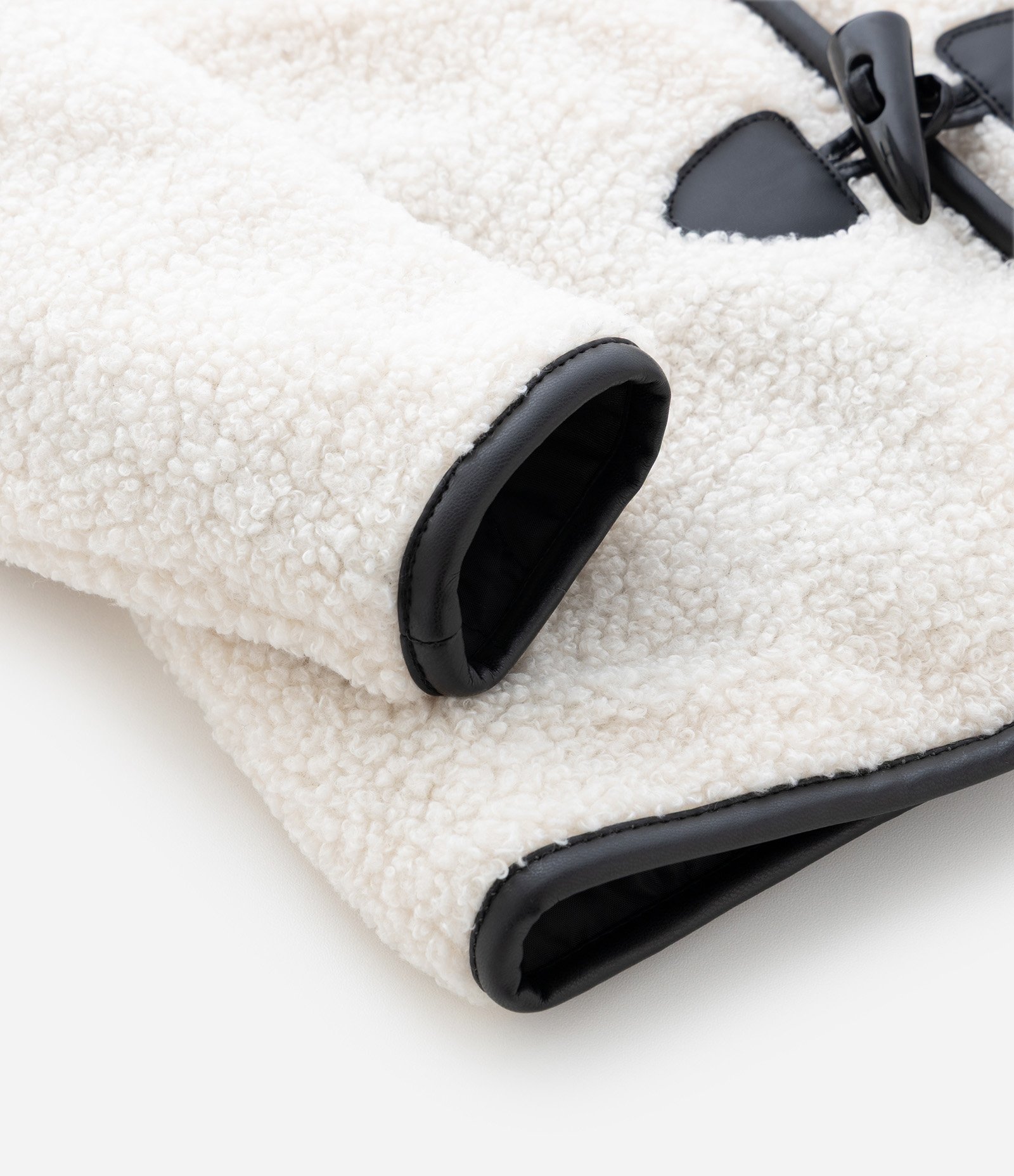 Jaqueta Infantil em Sherpa com Detalhe Contrastante  – Tam 1 a 6 Anos Off White 4