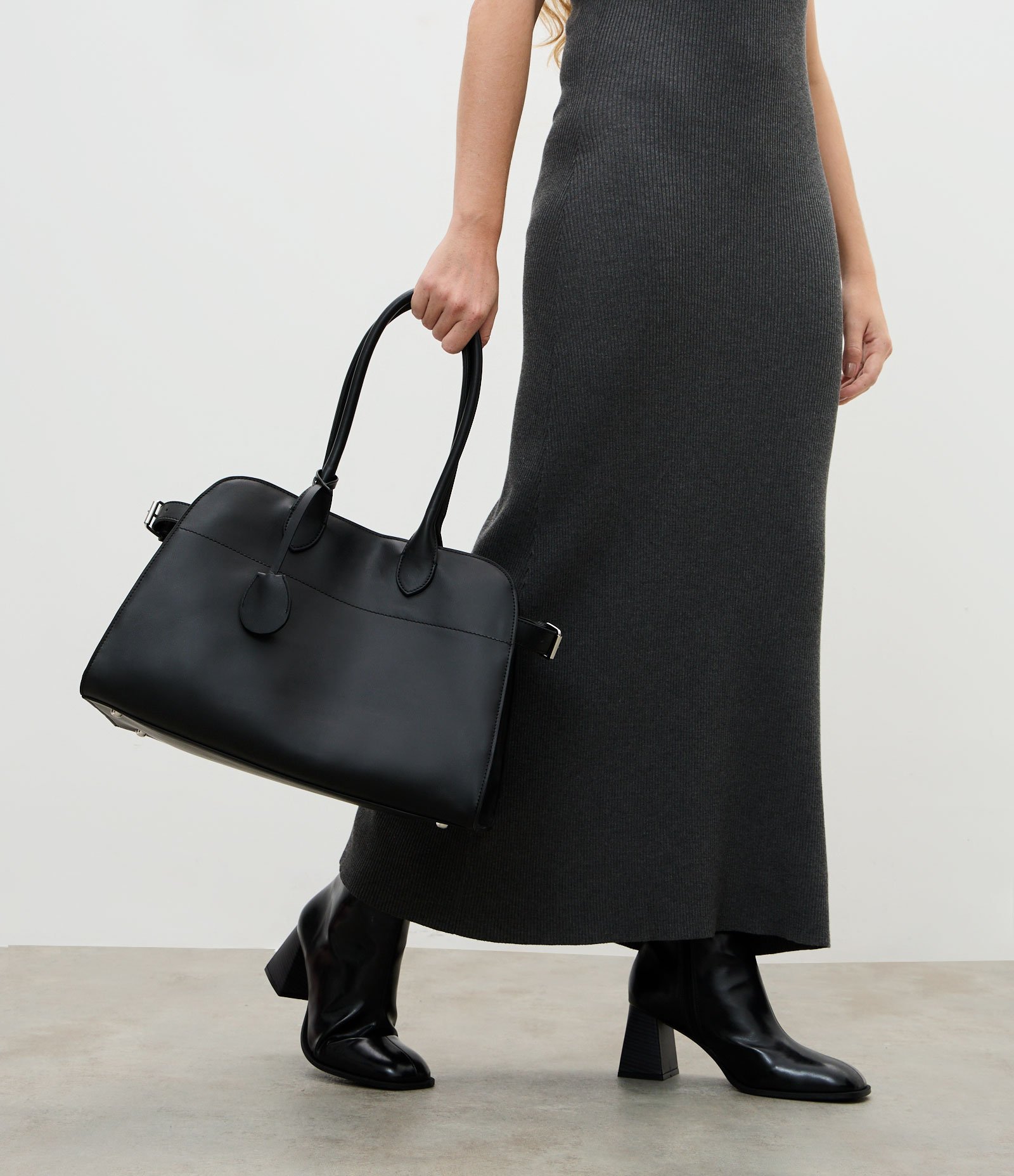 Bolsa Stachel Grande com Detalhes Metalizados Preto 7