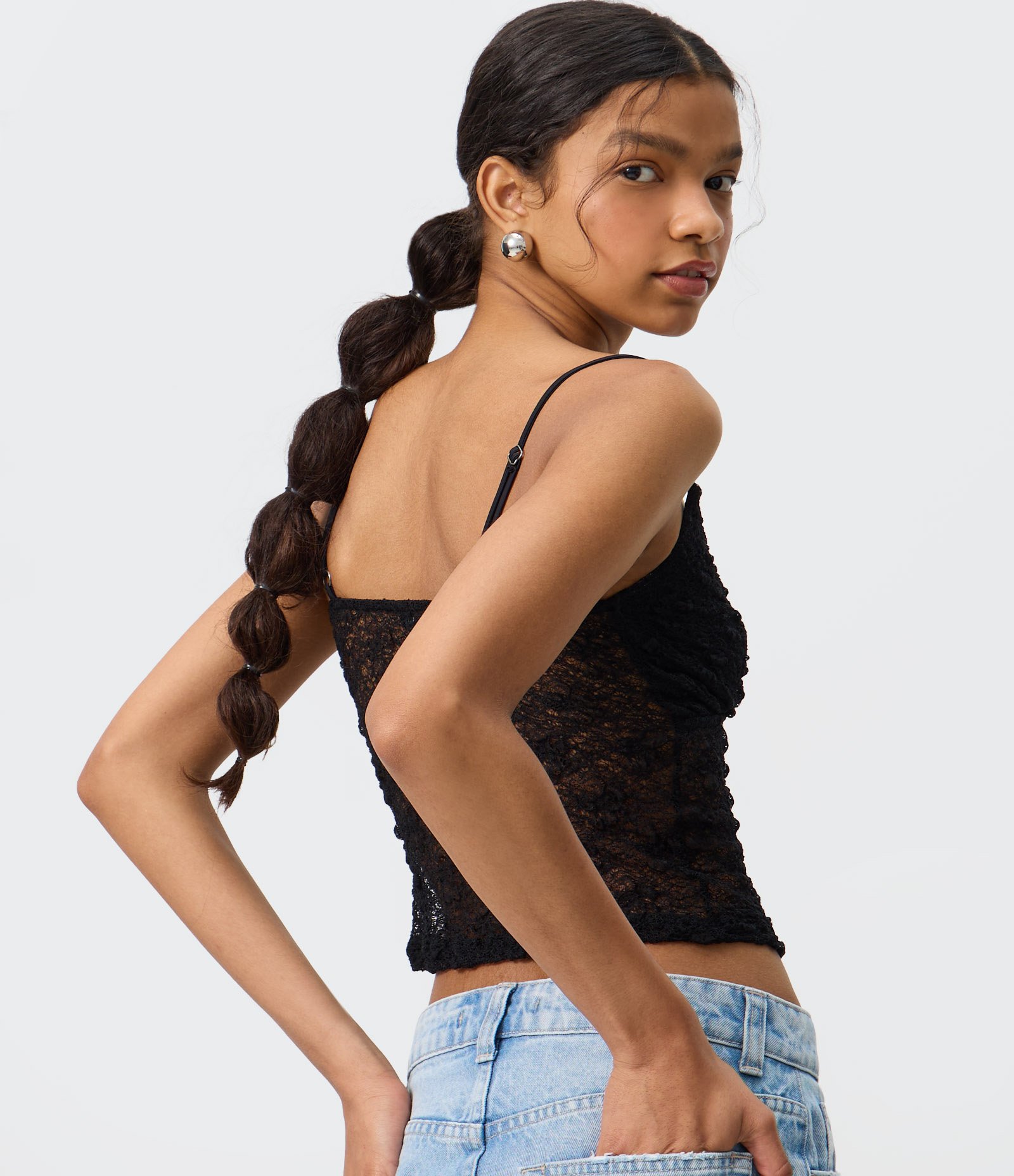 Blusa em Renda com Alça Fina e Textura Preto 3