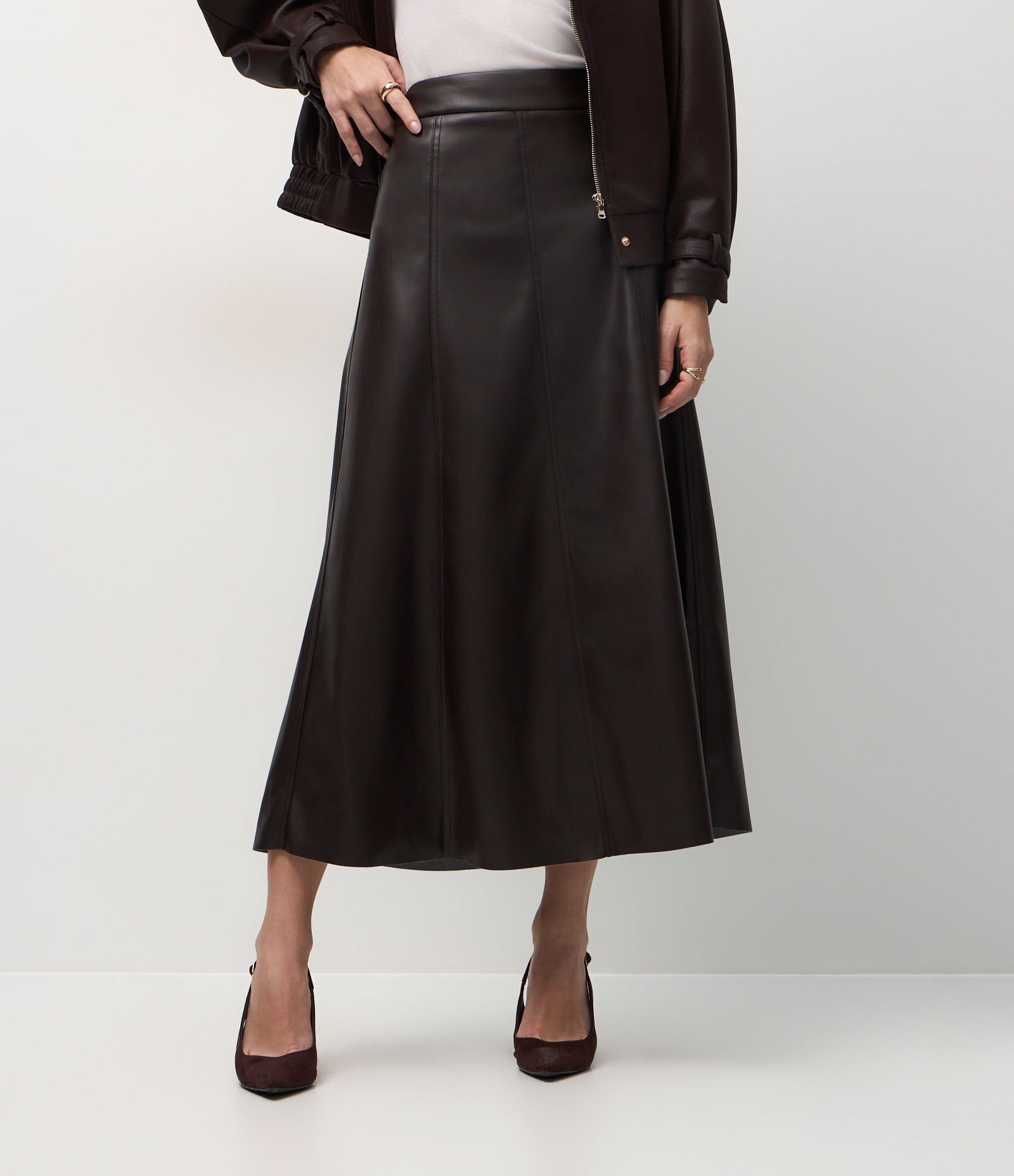 Saia Midi em PU com Recortes Frontais Marrom Escuro 3