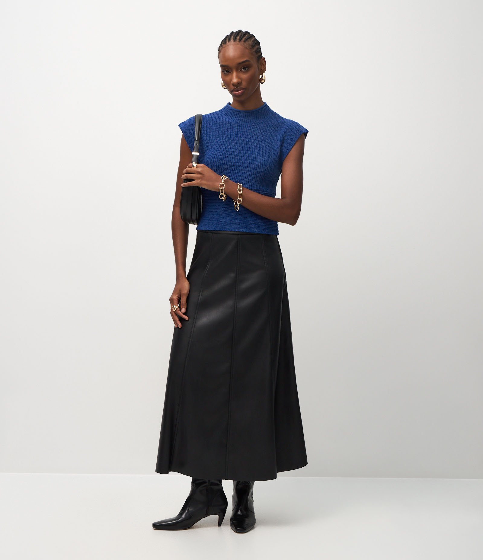 Saia Midi em PU com Recortes Frontais Preto 1