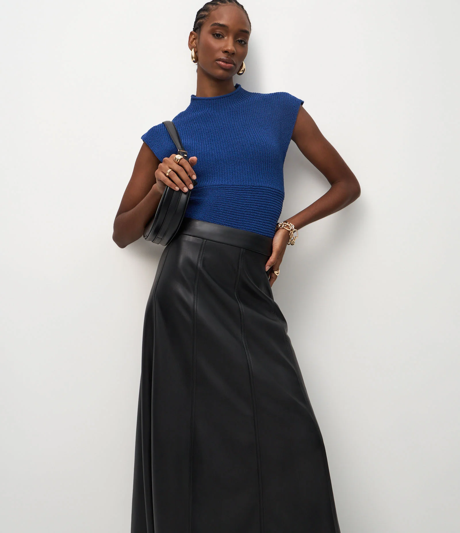 Saia Midi em PU com Recortes Frontais Preto 2