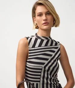 Blusa em Tule com Gola Alta com Listras Horizontais