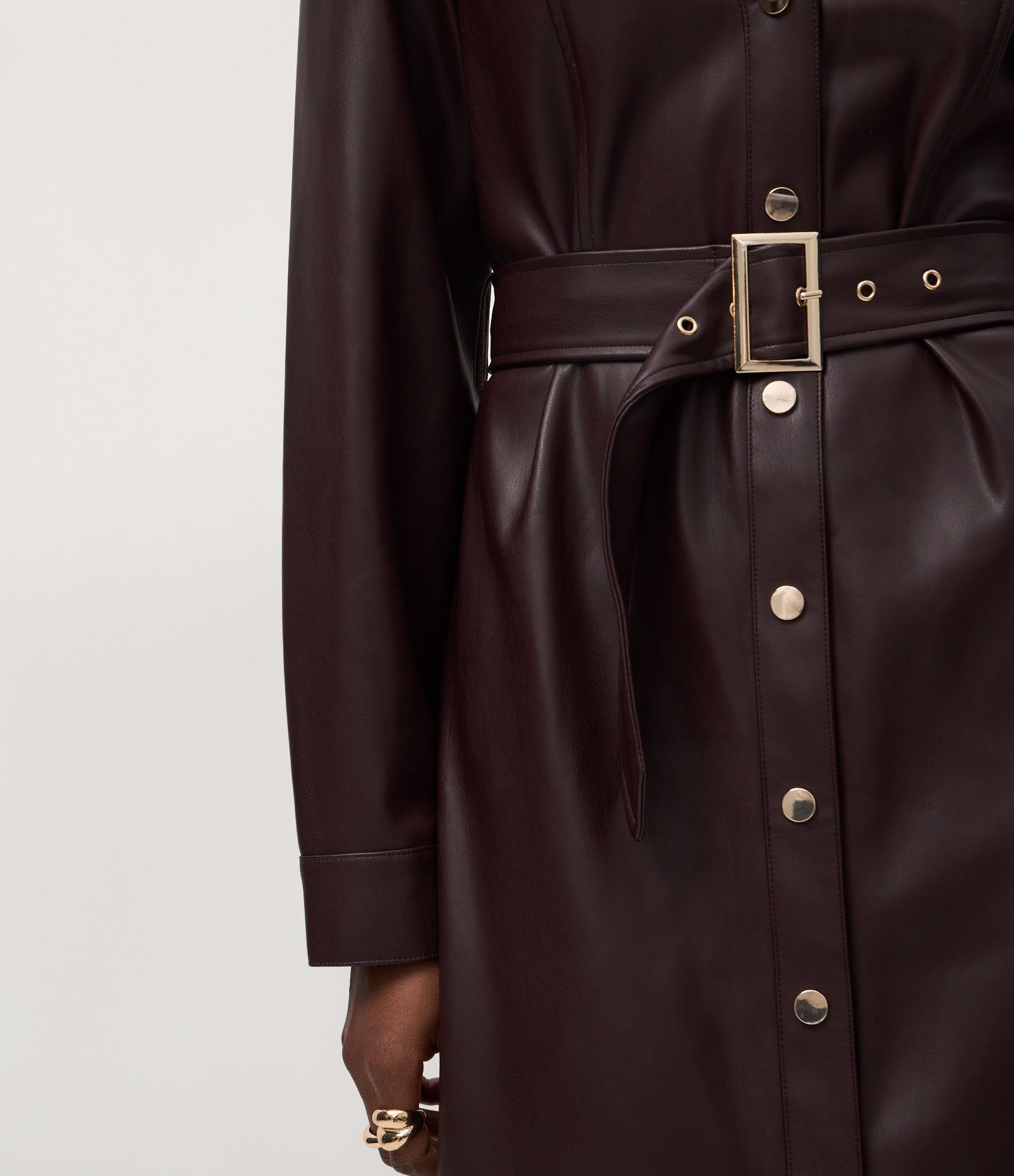 Vestido Chemise Midi em PU com Cinto Ajustável Marrom 4