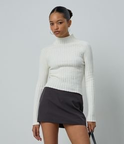 Blusa Cropped em Tricô com Gola Alta