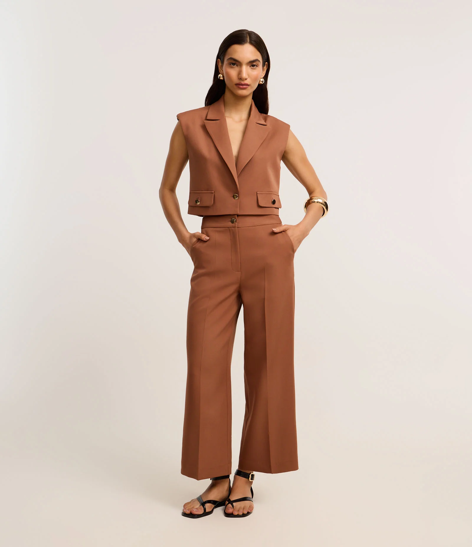 Calça Reta Alfaiatada com Cintura Alta Marrom 1