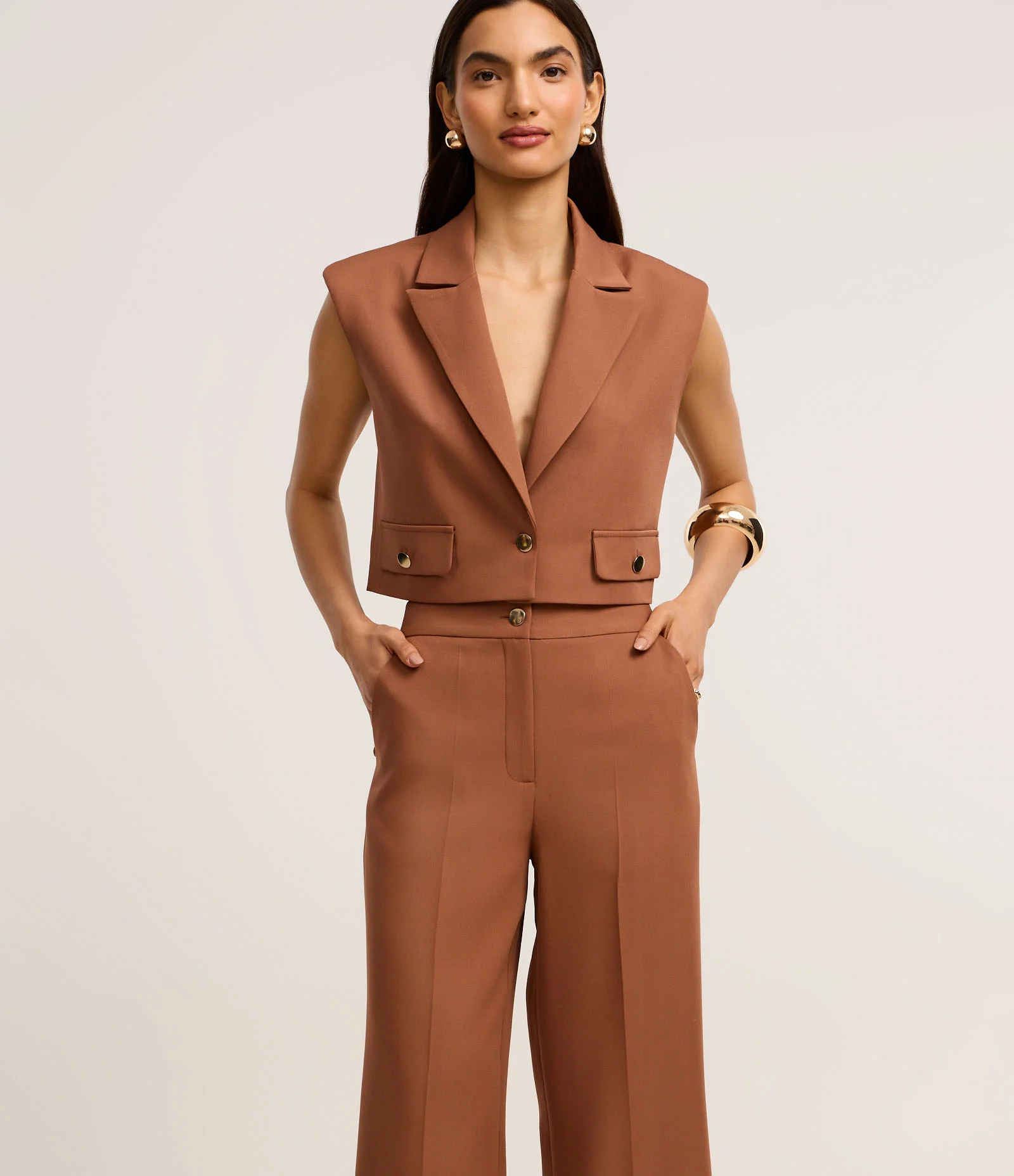 Calça Reta Alfaiatada com Cintura Alta Marrom 2