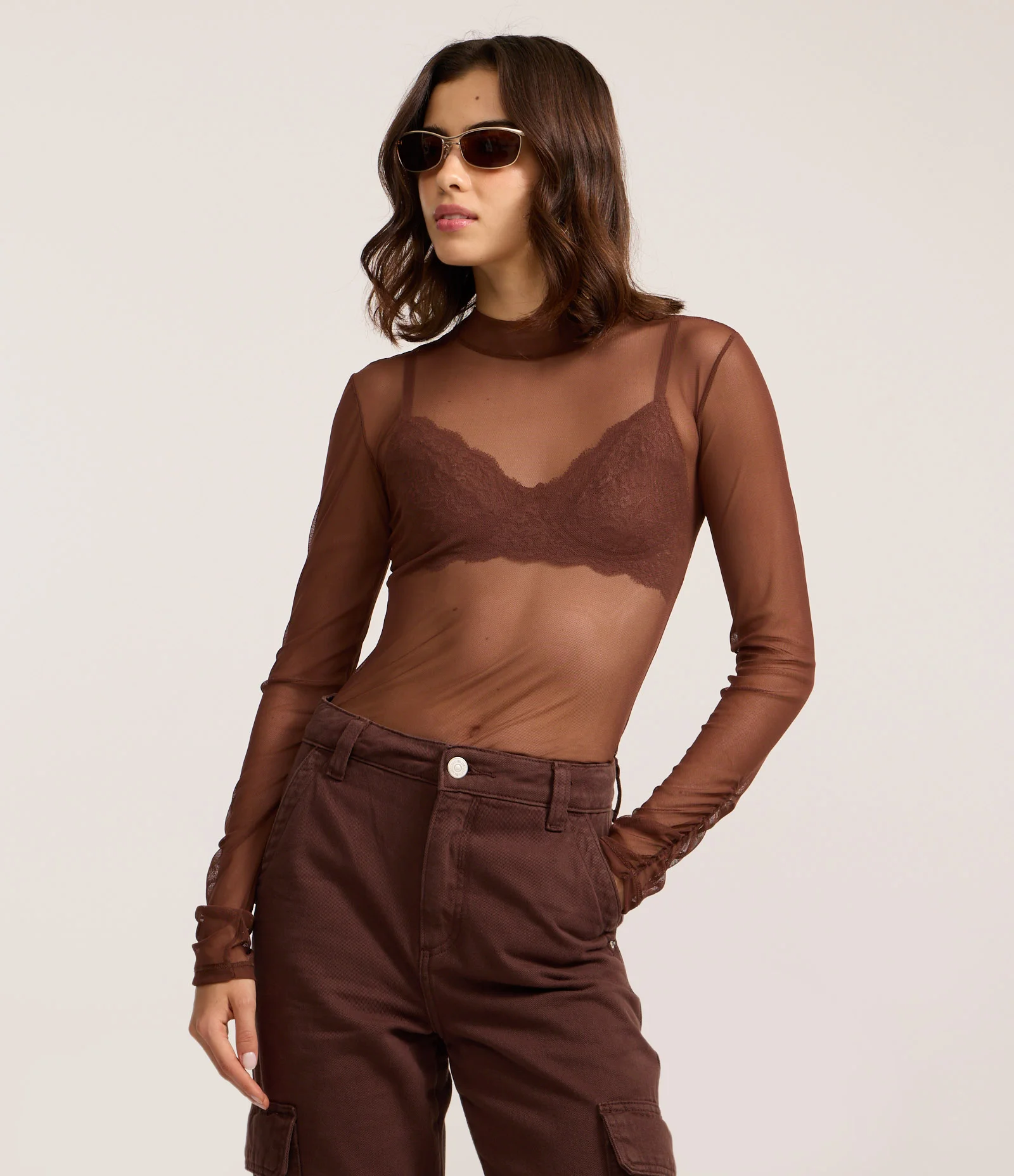 Blusa em Tule com Gola Alta e Franzidos Chocolate Martini 1