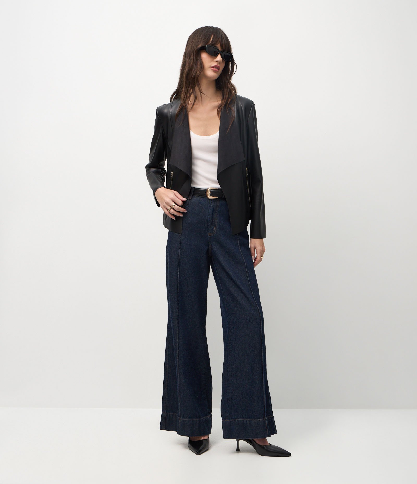 Jaqueta em PU com Lapela Frontal e Recorte a Laser Preto 2