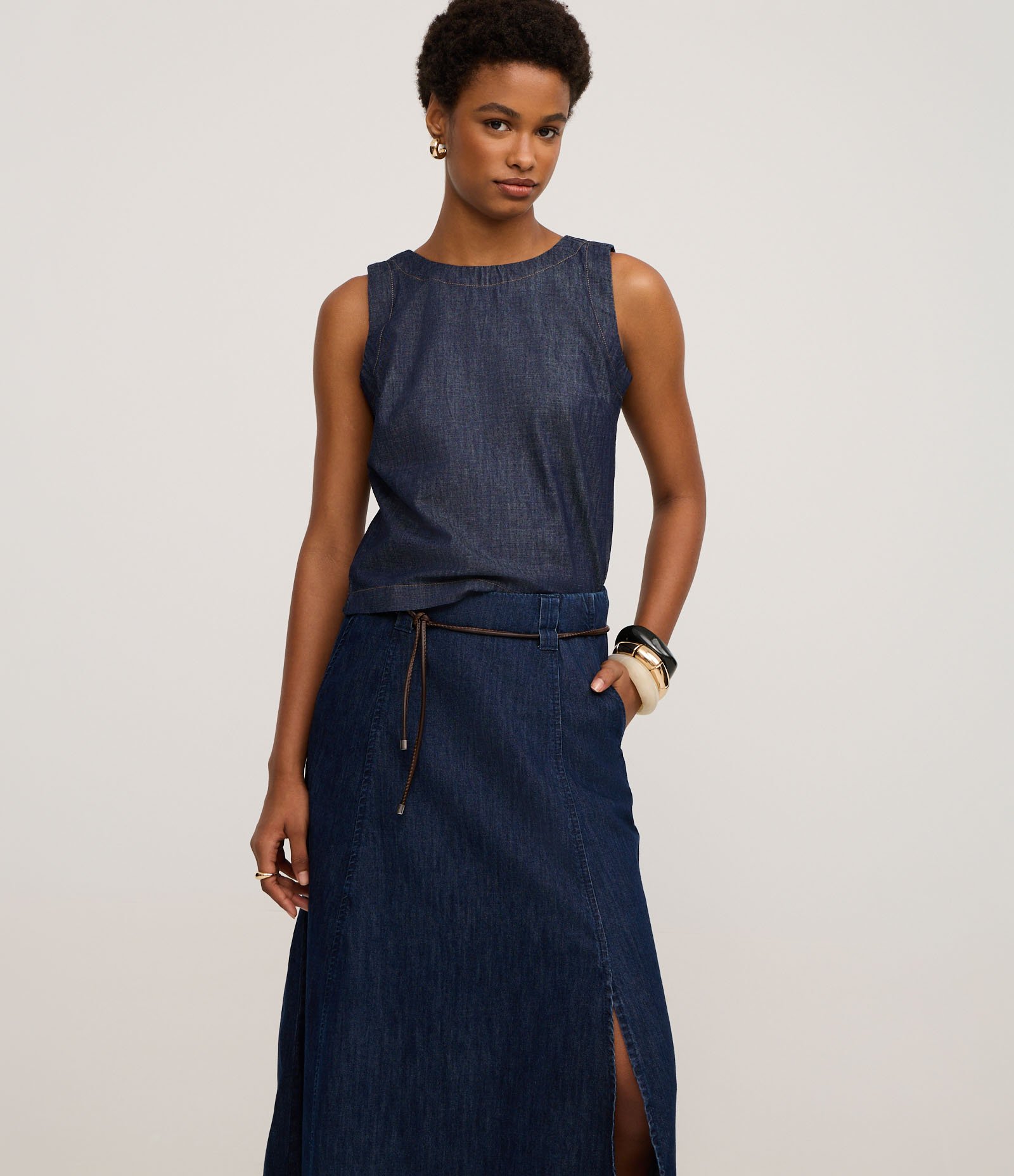 Saia Evasê em Jeans com Cinto Diferenciado Azul 2