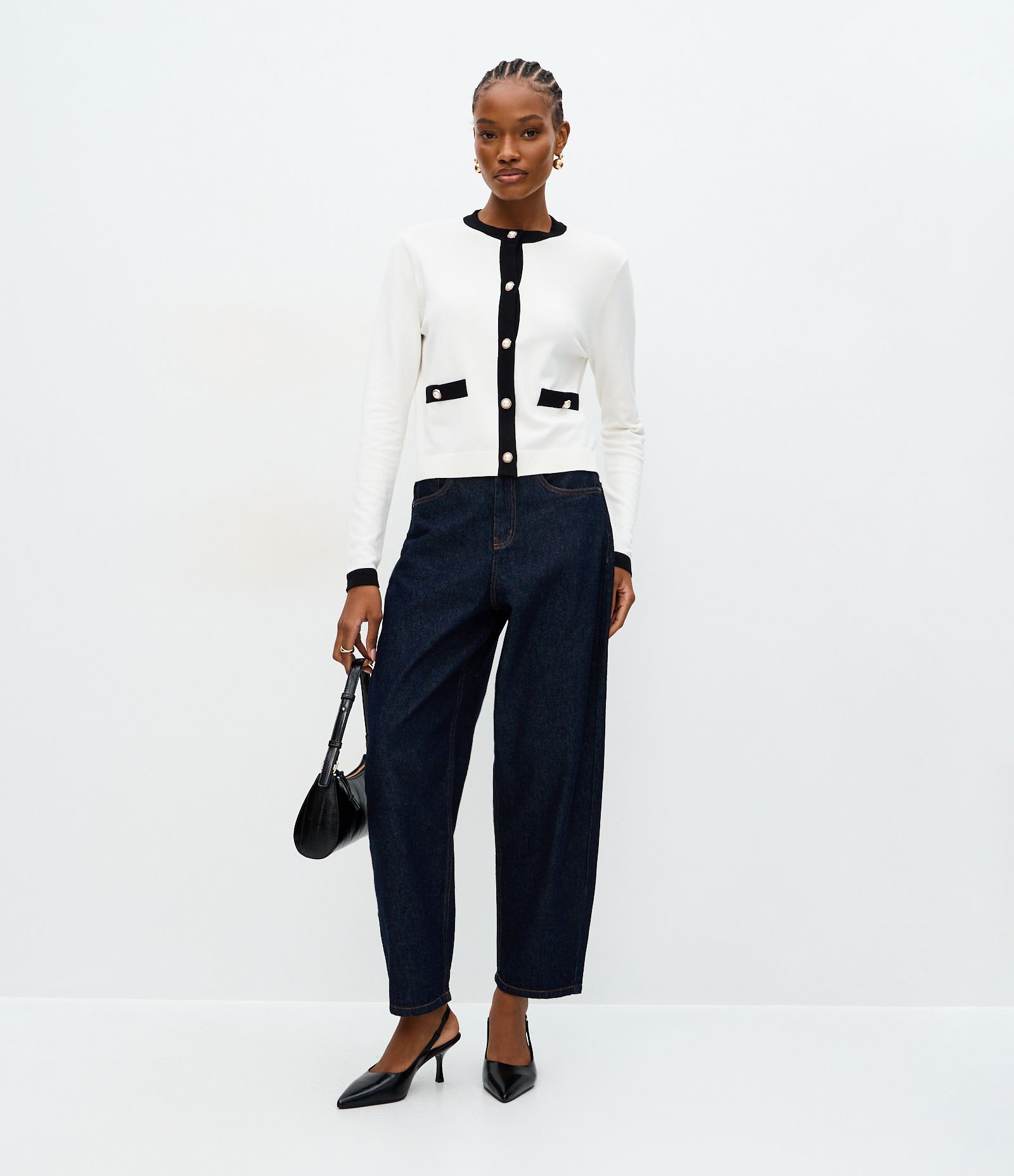 Cardigan Curto em Tricô com Botões Perolados Branco 2
