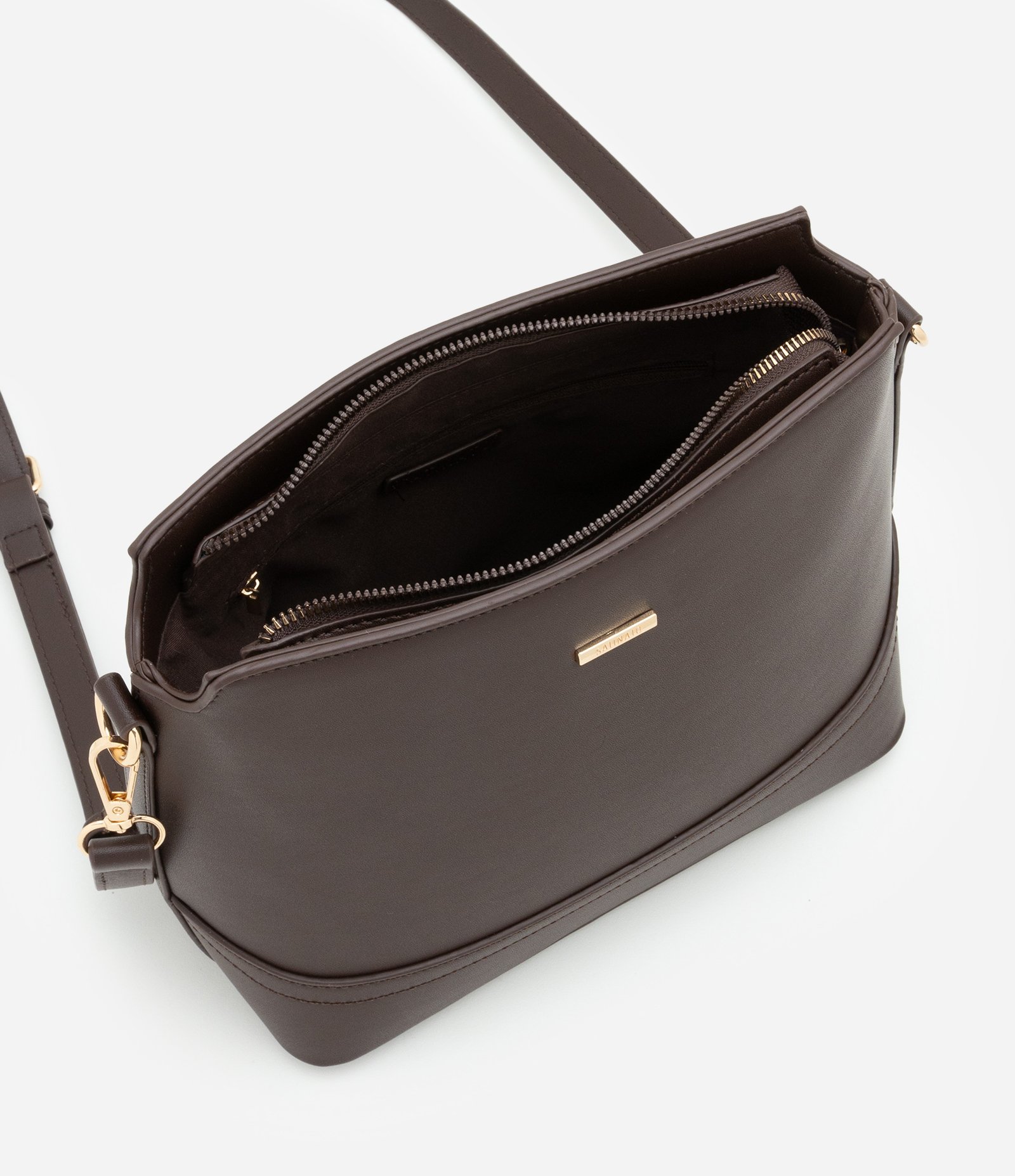 Bolsa Pequena em Material Sintético com Detalhes Metalizados Marrom 4