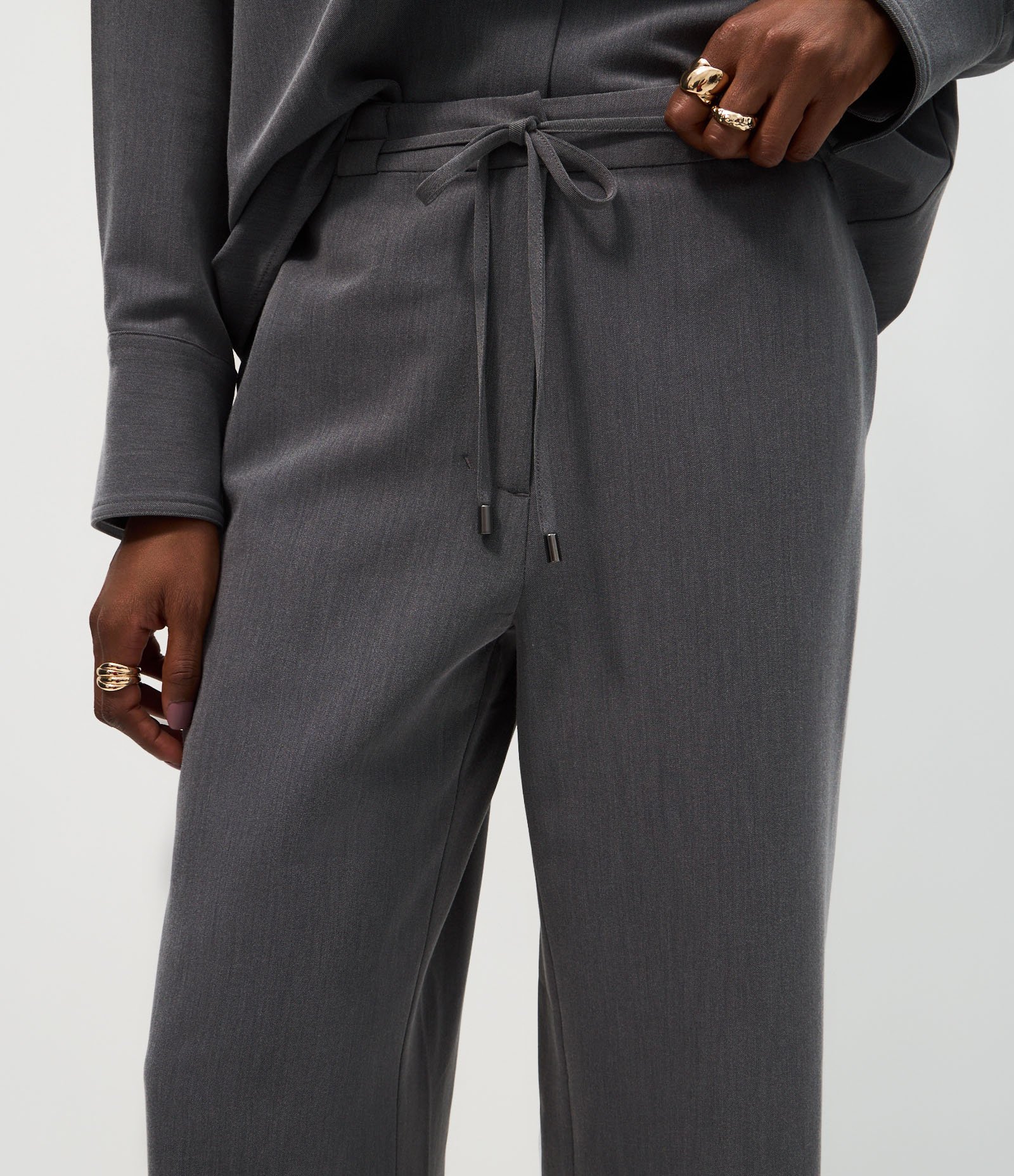 Calça Alfaiatada Wide em Crepe com Cós Elástico Cinza 4