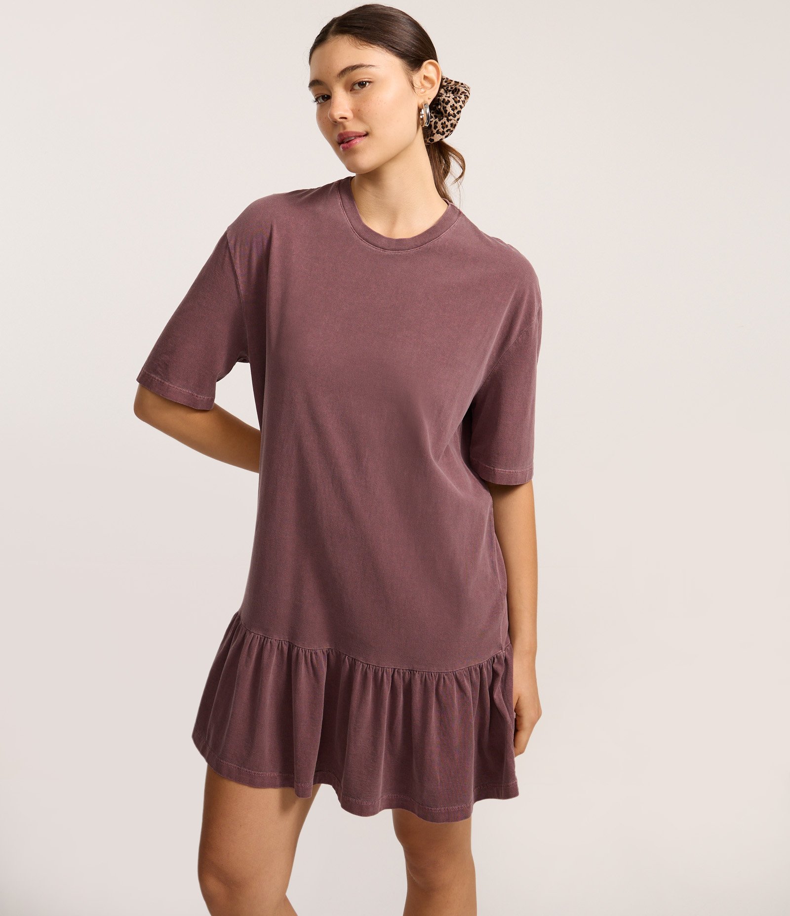 Vestido T-Shirt em Algodão com Babado na Barra Marrom Estonado 3