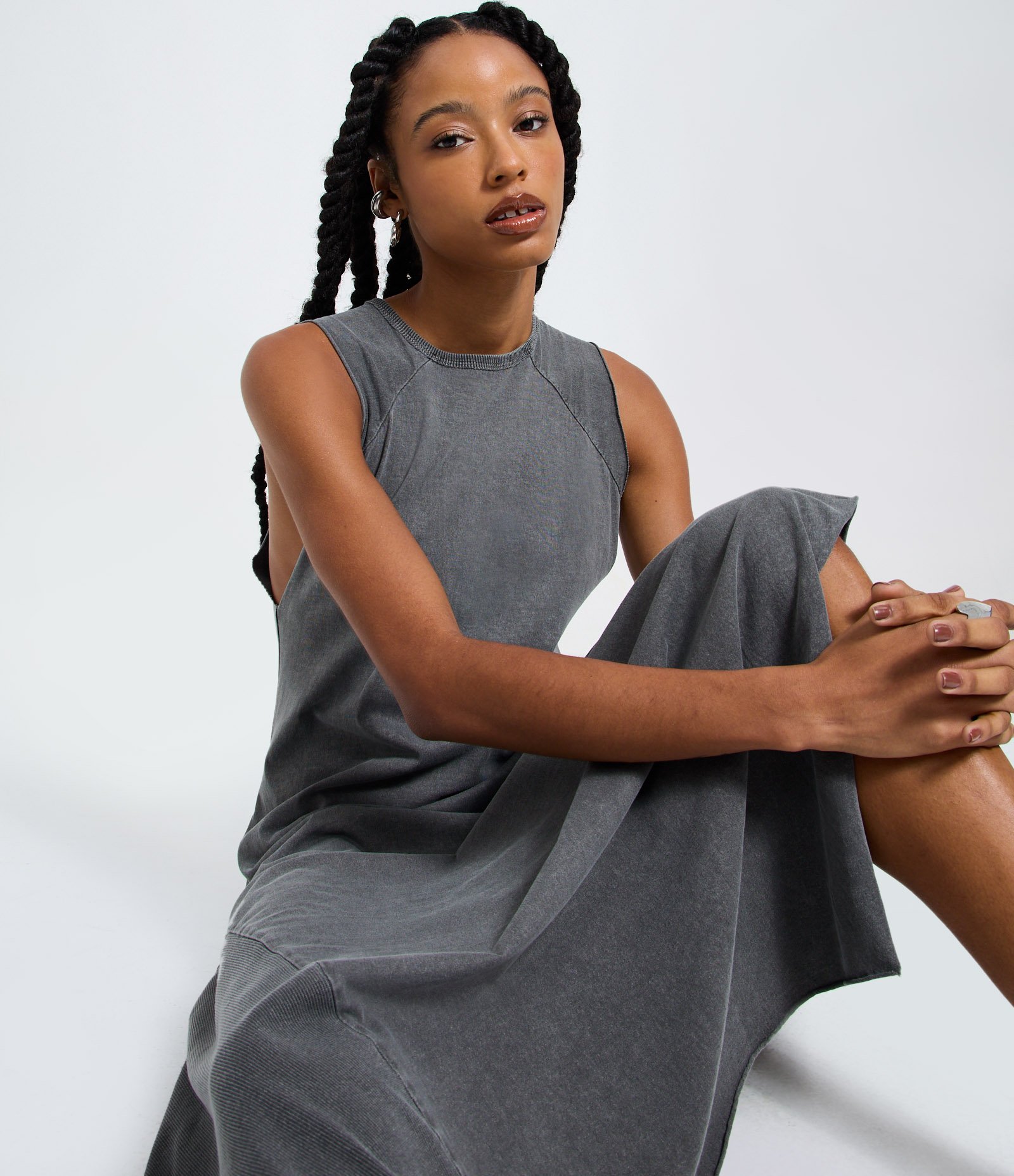 Vestido New Midi Marmorizado com Pontas na Barra Cinza 4