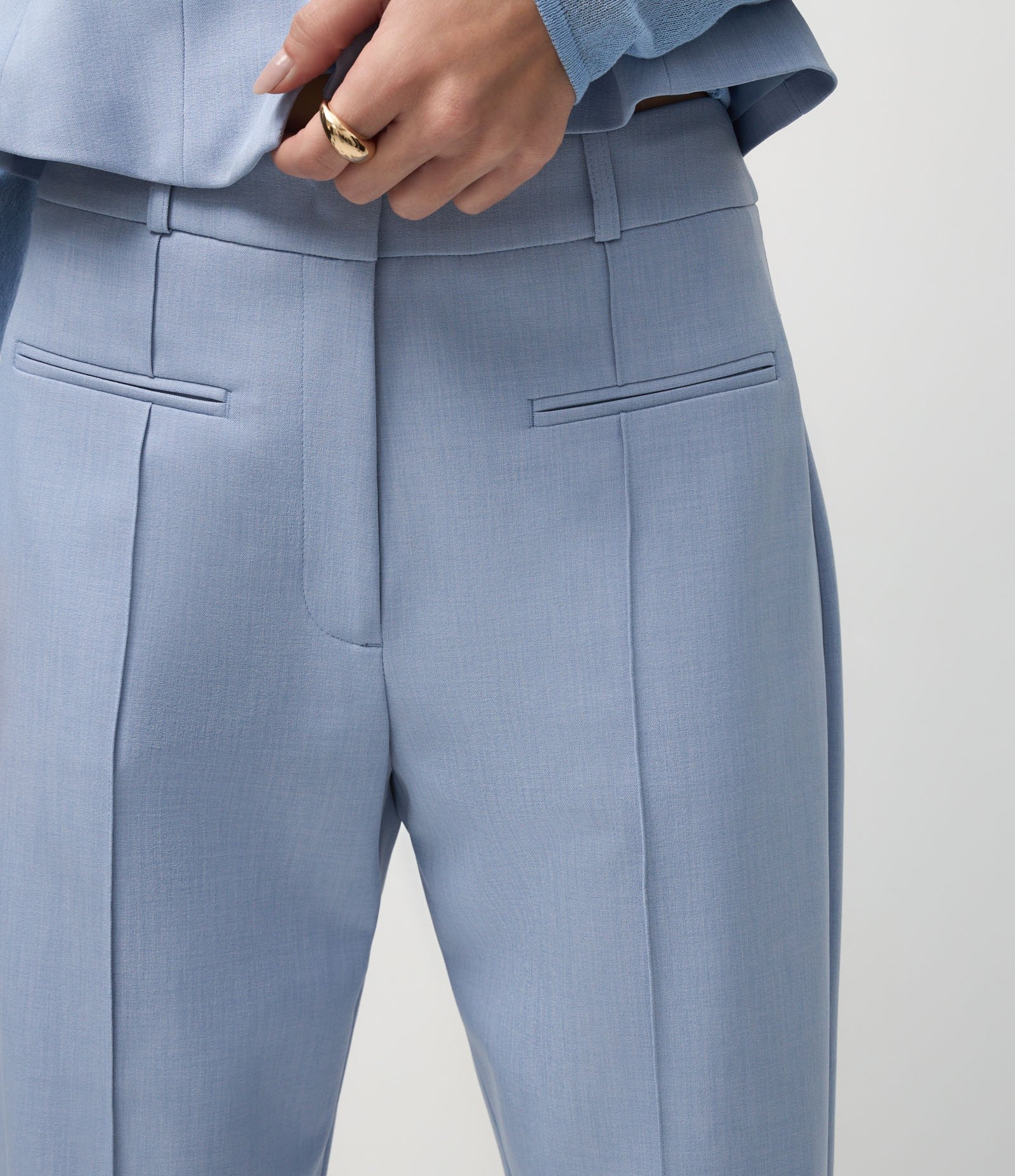 Calça Wide Leg de Alfaiataria com Recortes Frontais Azul 4
