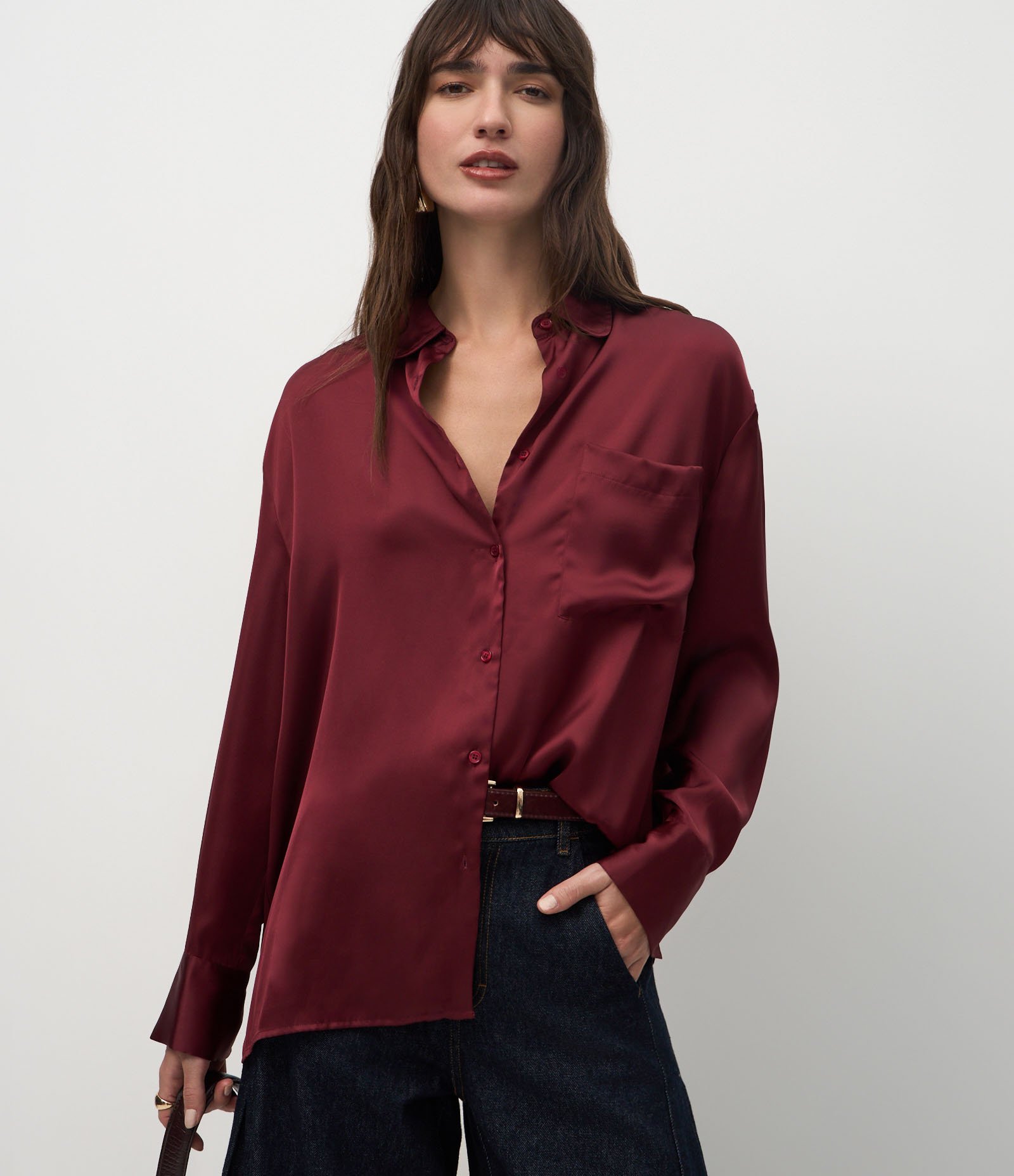 Camisa Acetinada com Mangas Longas Bordô 1