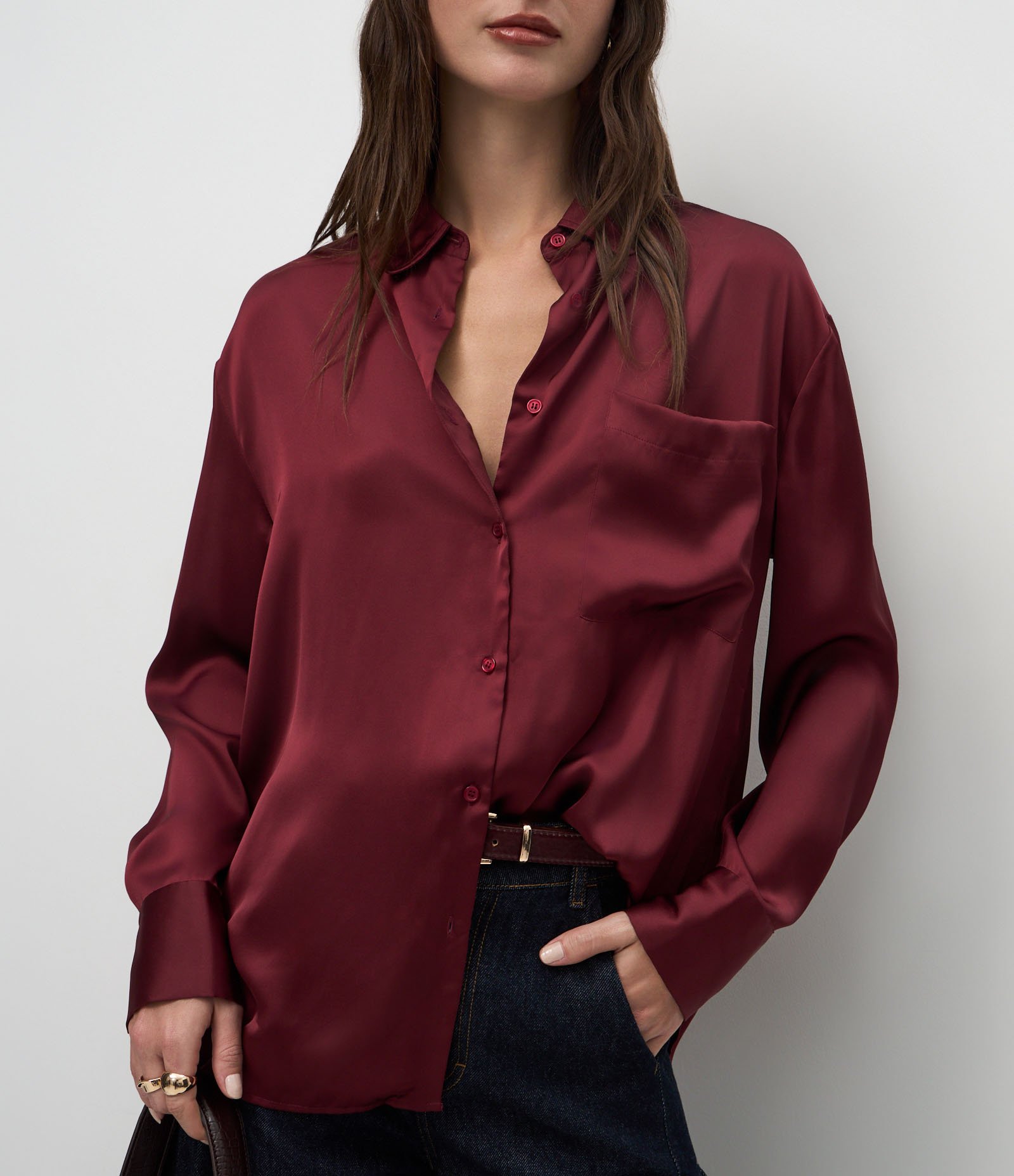 Camisa Acetinada com Mangas Longas Bordô 4