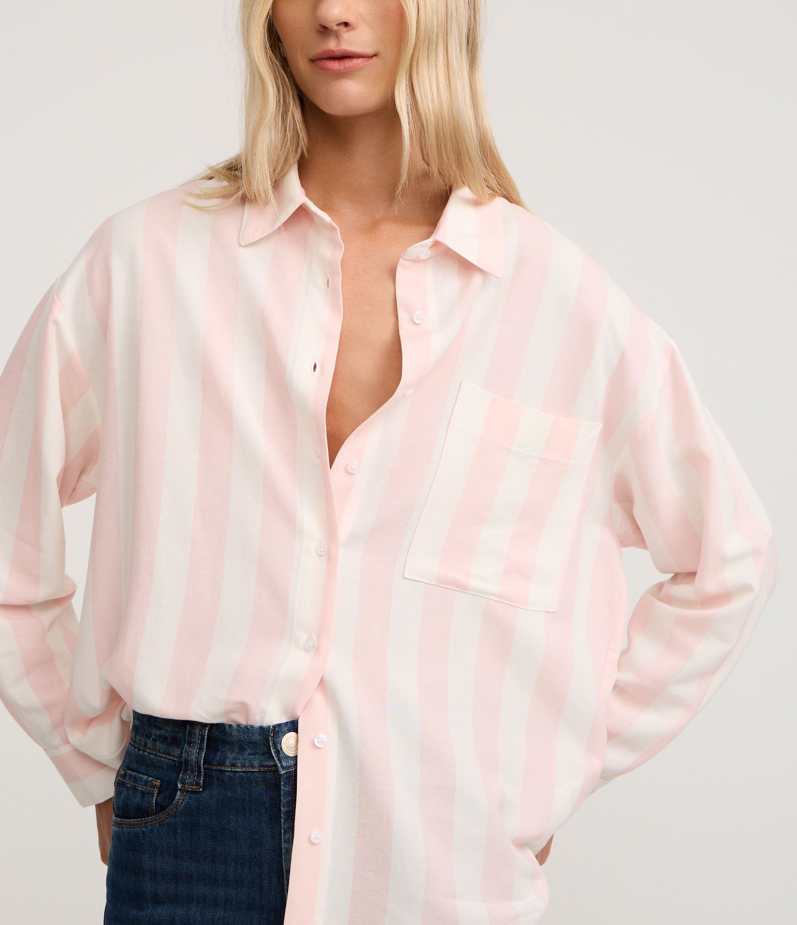 Camisa Alongada em Viscolinho com Listras Verticais Rosa/Branco 4