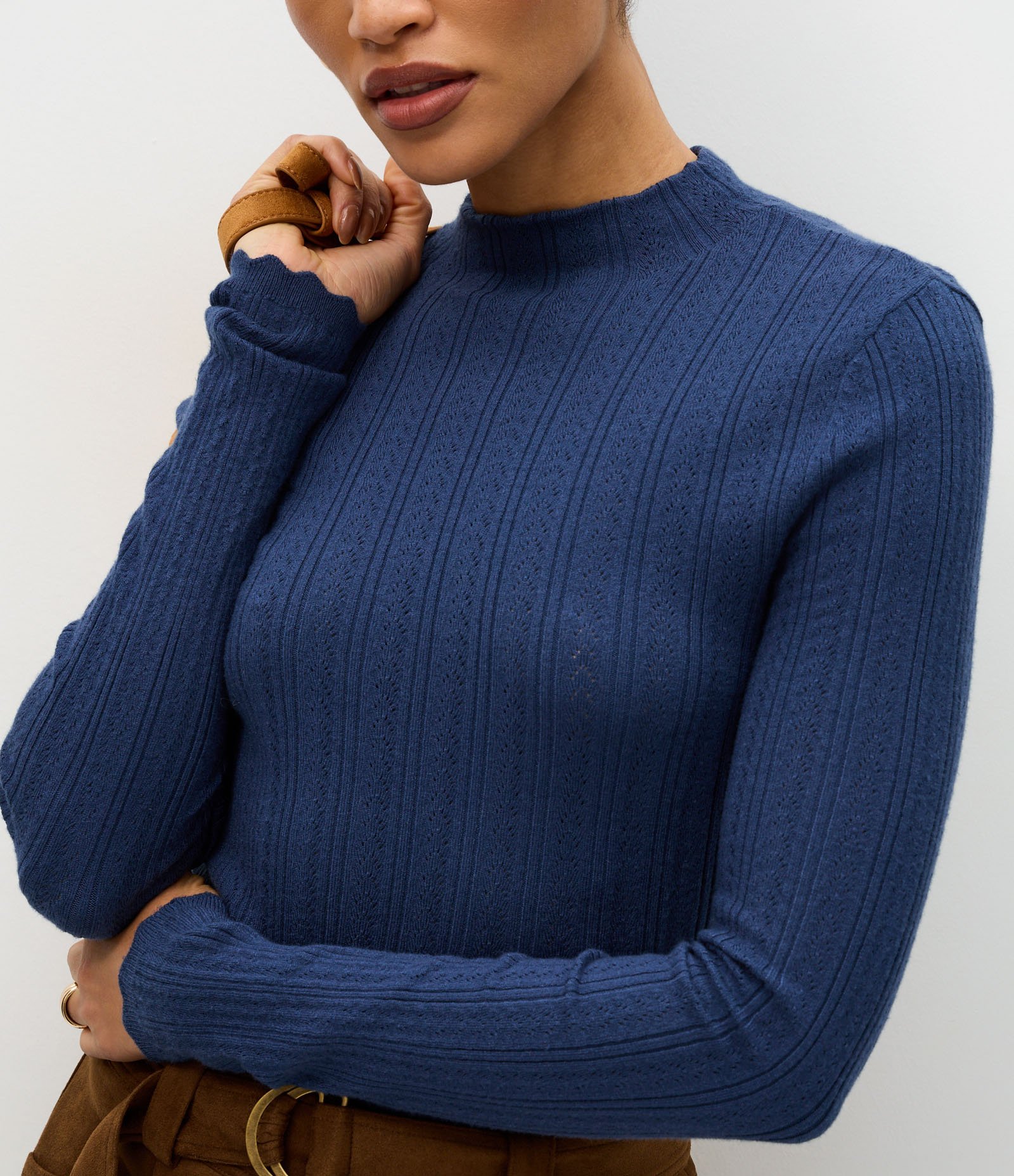 Blusa Regular em Tricô com Ponto Furadinho Azul 4