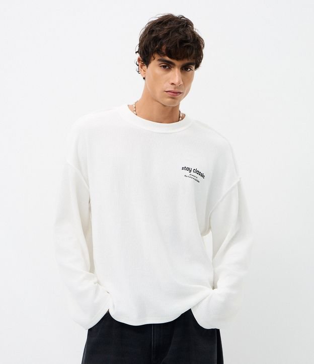 Camiseta com Elastano Texturizado e Estampa Lettering