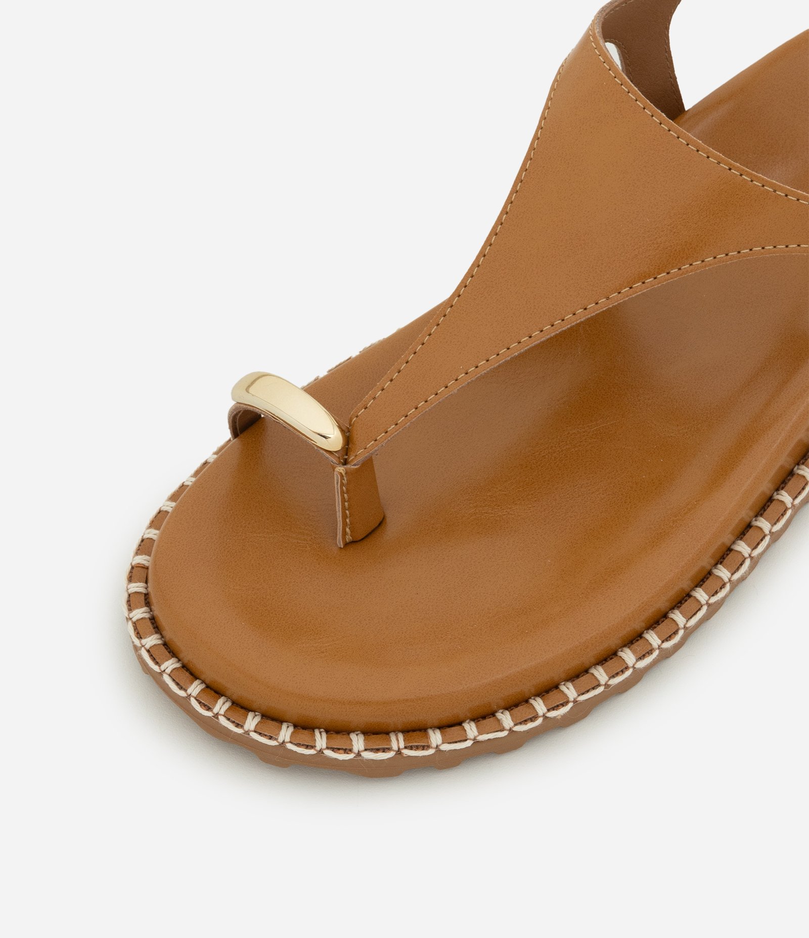 Sandália Rasteira com Dedeira e Detalhe Bold Marrom Caramelo 3